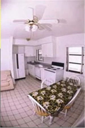 Kitchen or kitchenette in Napoli Belmar Resort