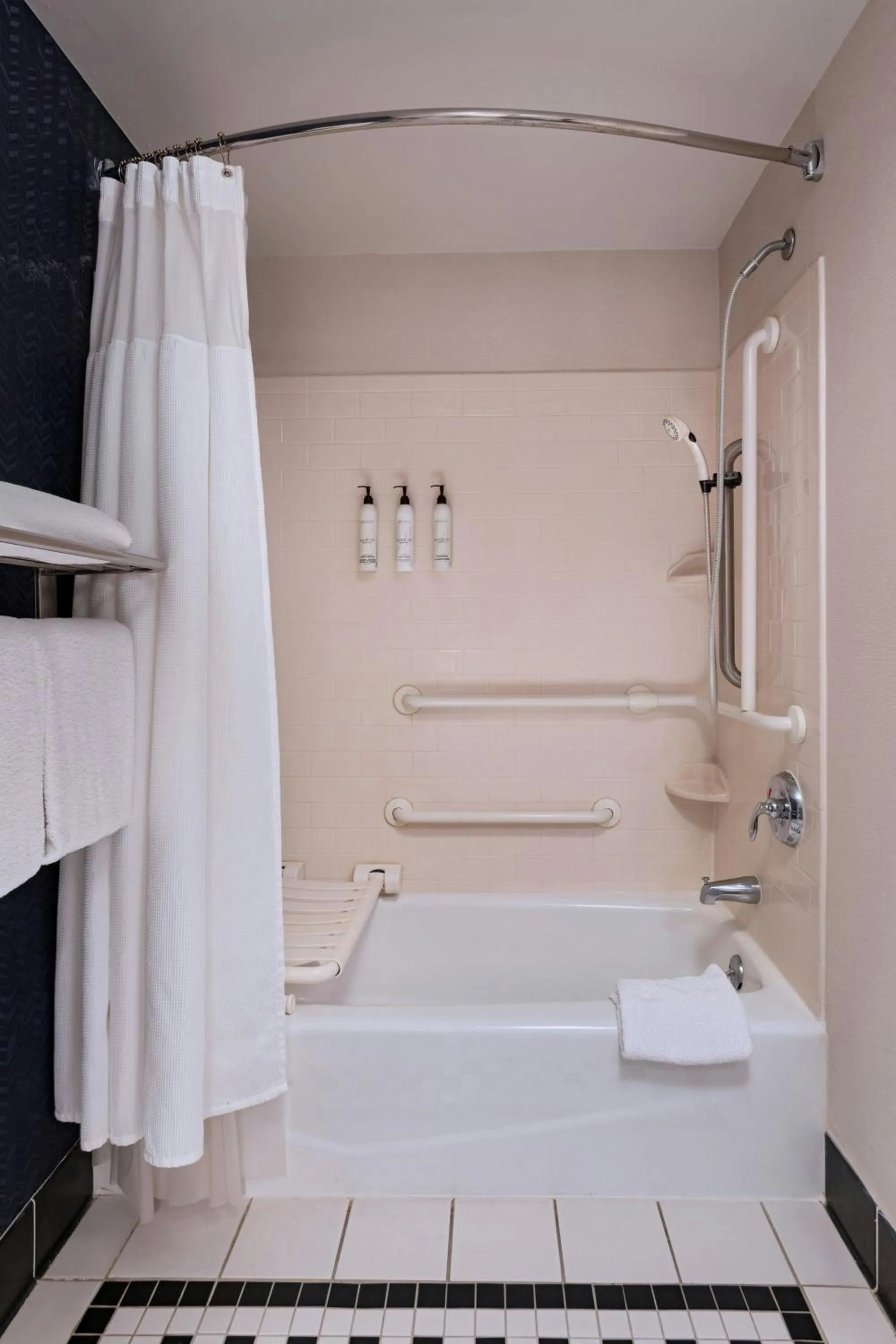 Bathroom in Fairfield Inn and Suites by Marriott San Antonio Northeast / Schertz / RAFB