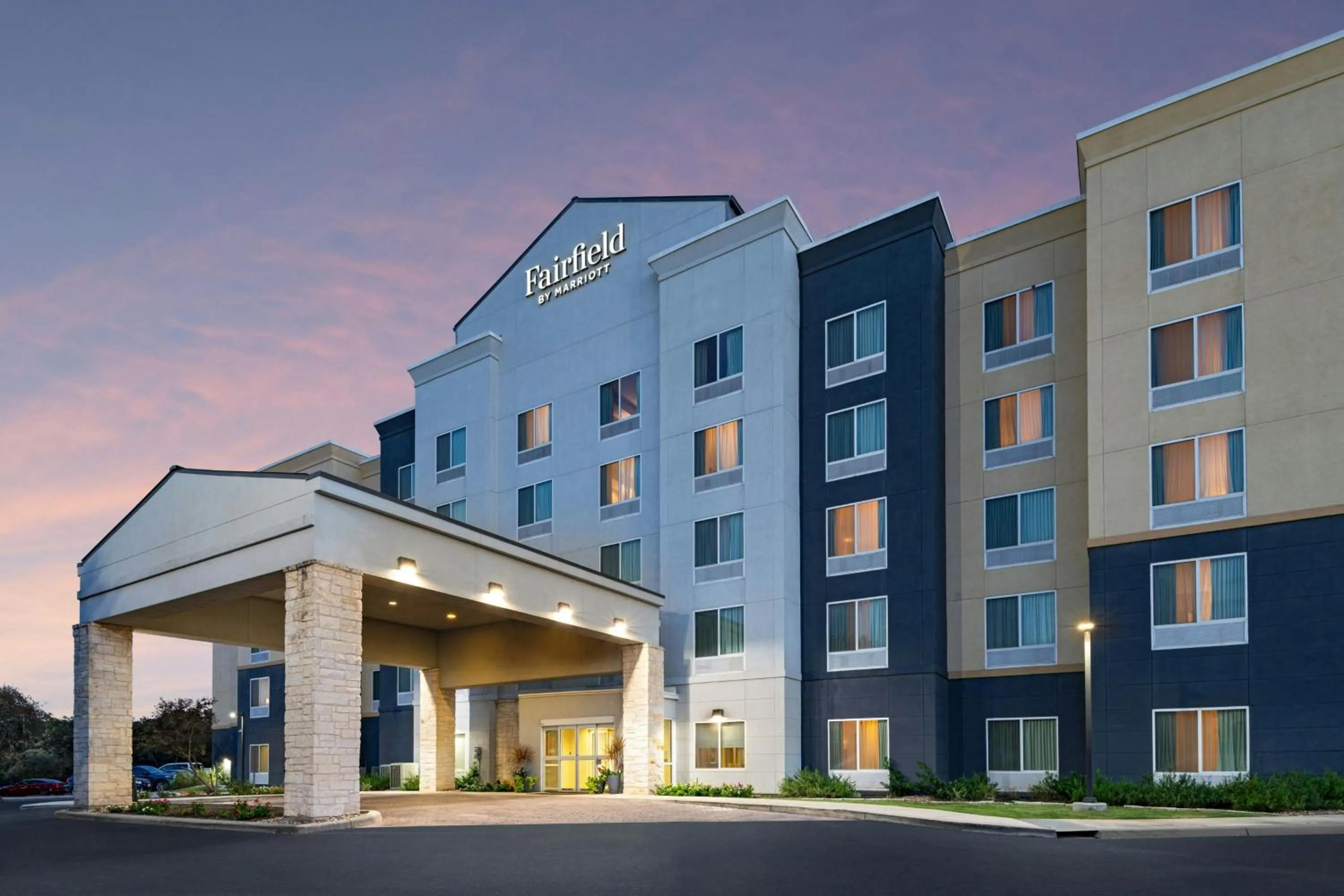 Property building in Fairfield Inn and Suites by Marriott San Antonio Northeast / Schertz / RAFB