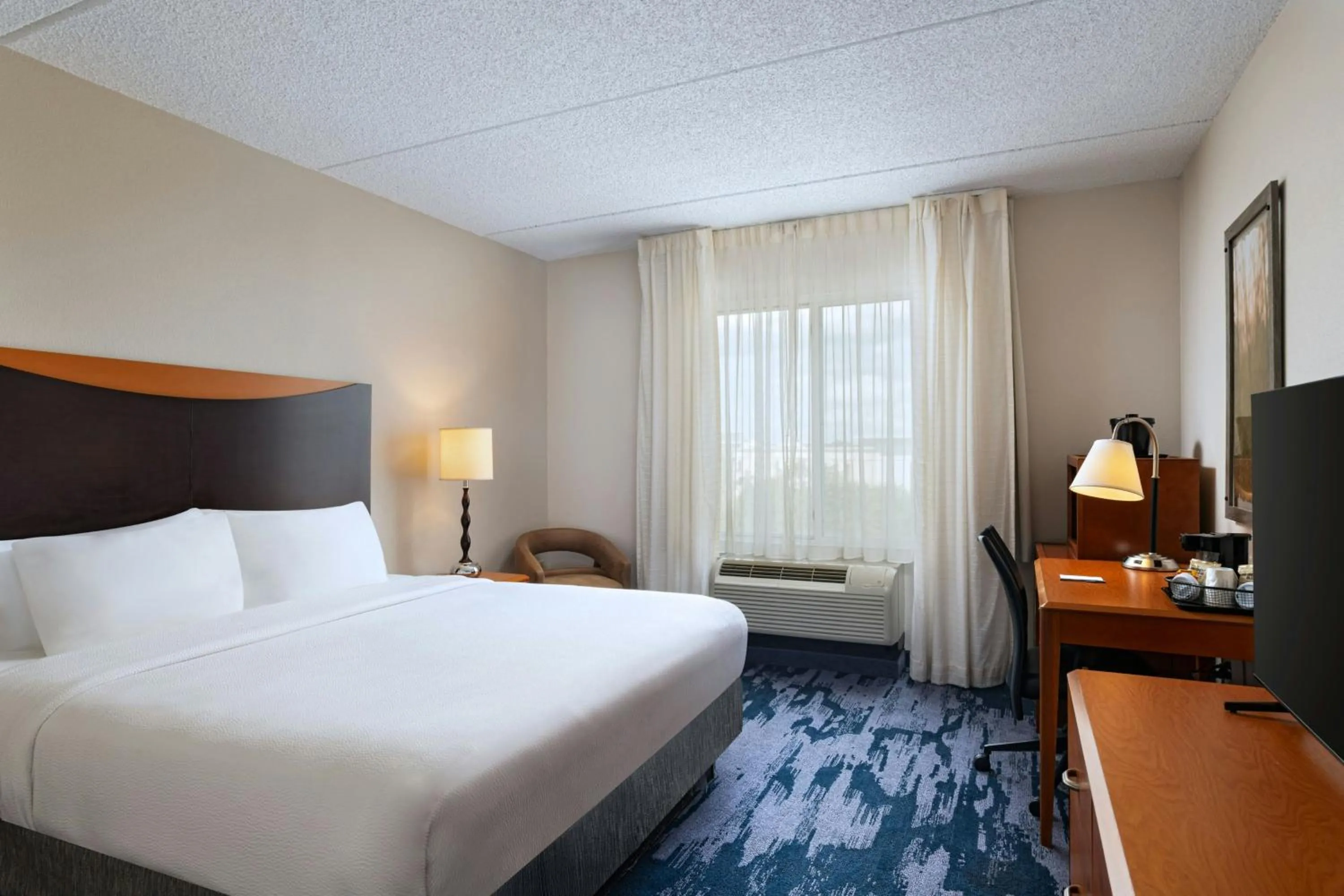 Photo of the whole room, Bed in Fairfield Inn and Suites by Marriott San Antonio Northeast / Schertz / RAFB