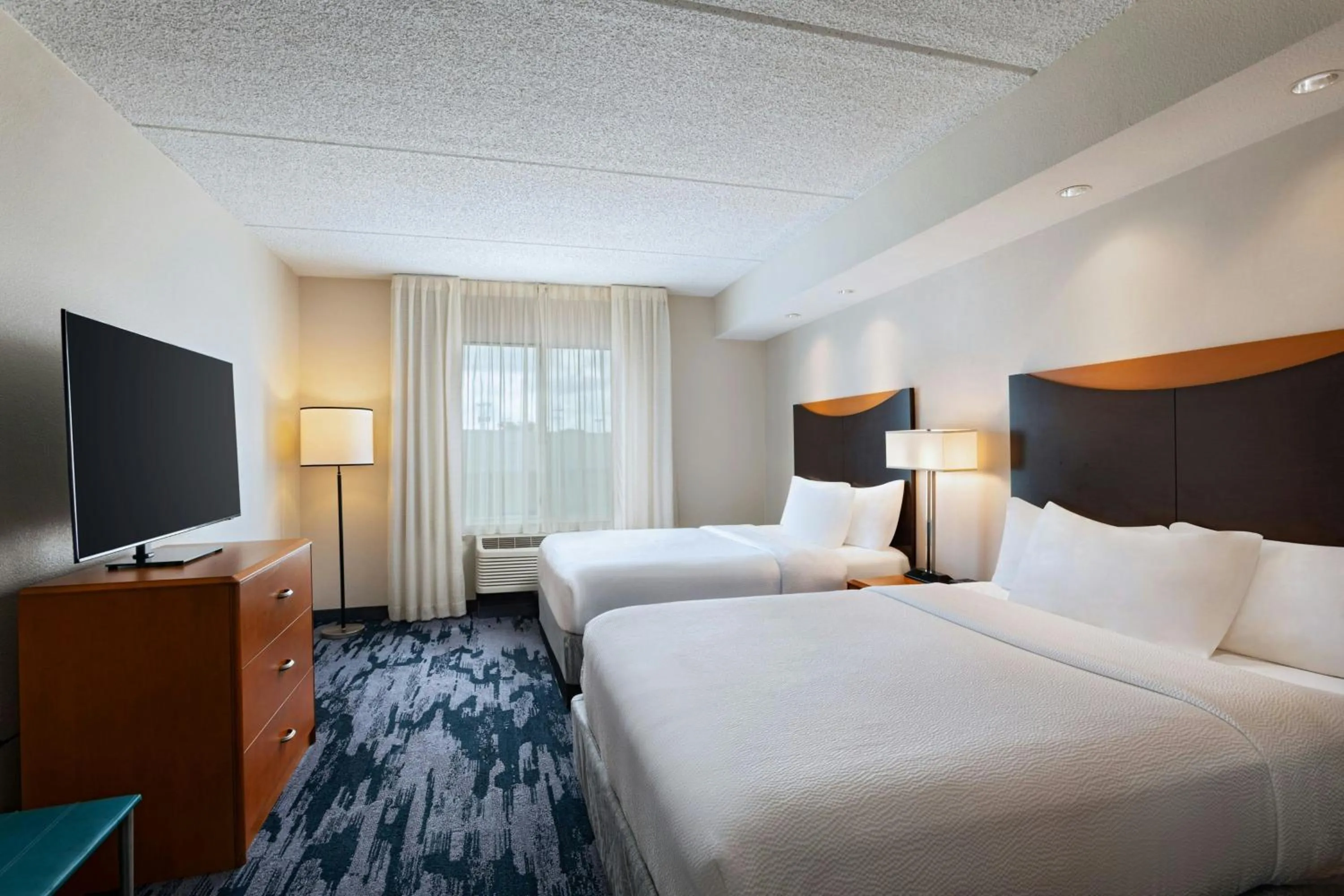 Photo of the whole room, Bed in Fairfield Inn and Suites by Marriott San Antonio Northeast / Schertz / RAFB