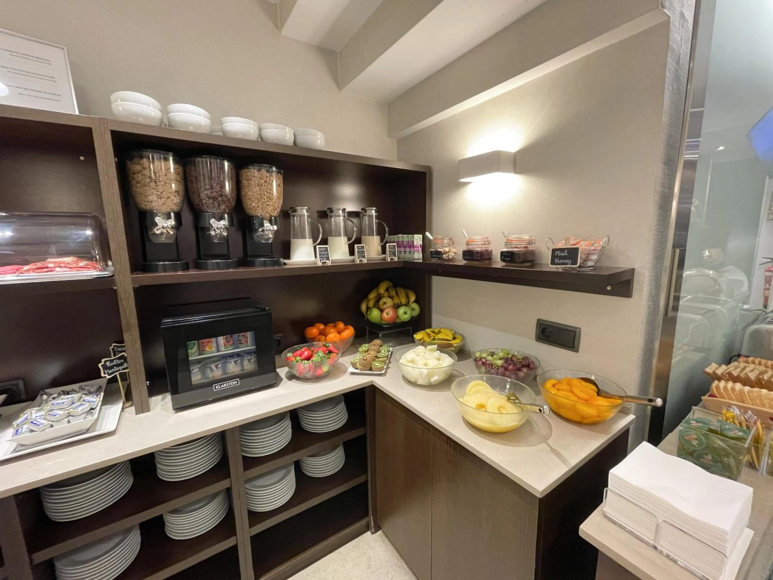 Buffet breakfast in SM Hotel Sant Antoni