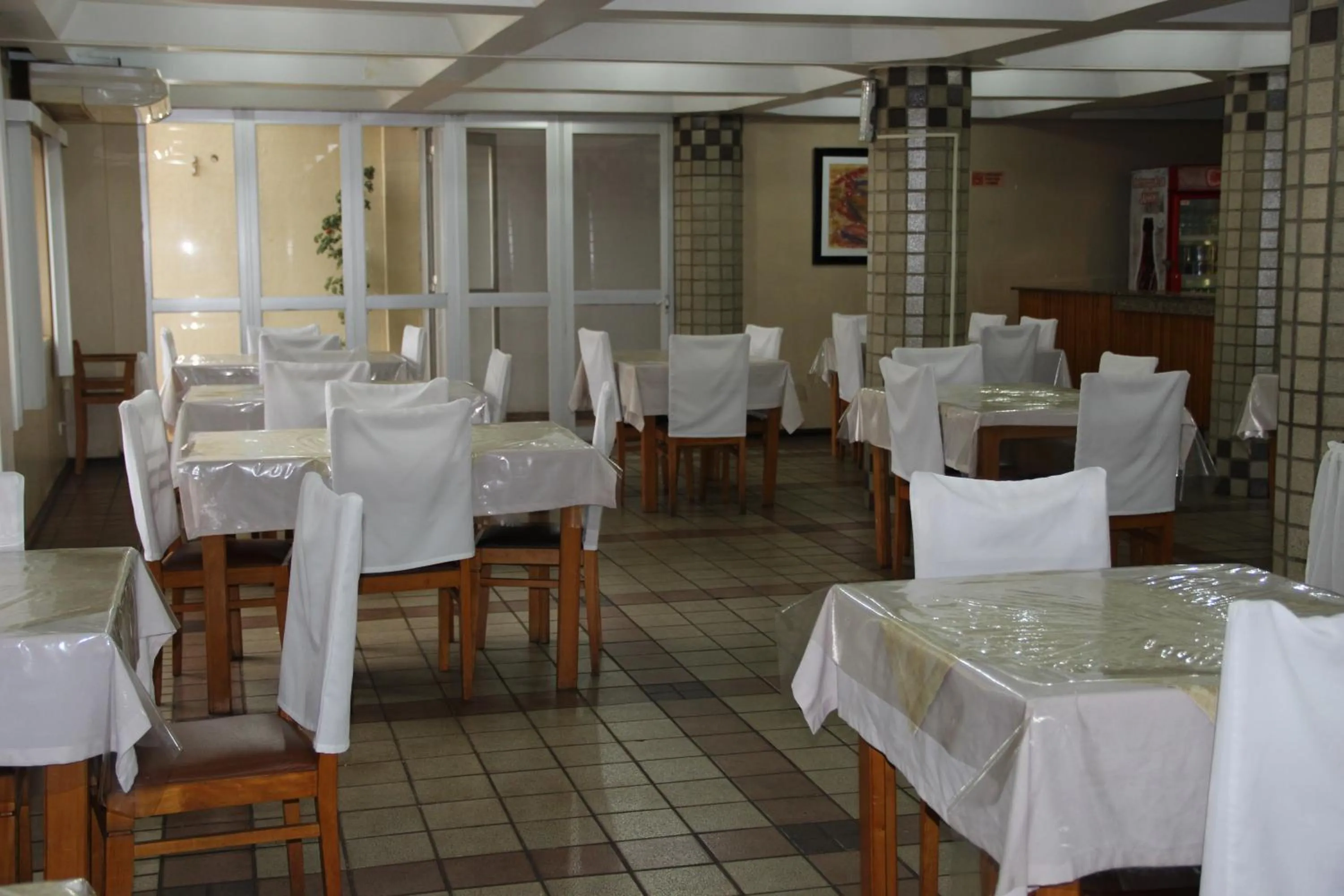 Restaurant/places to eat in Muffato Plaza Hotel