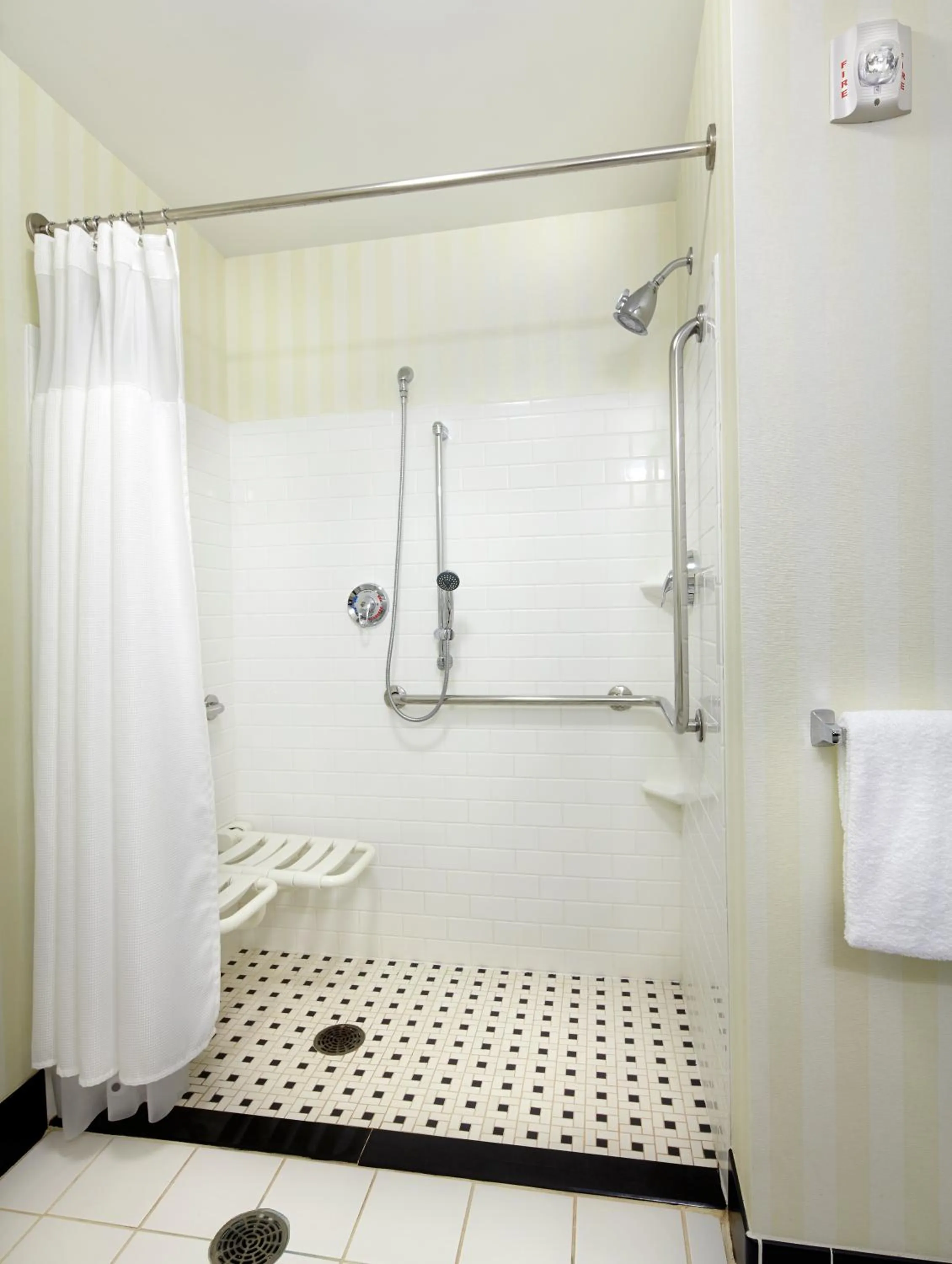 Shower in Fairfield Inn & Suites Pittsburgh Neville Island