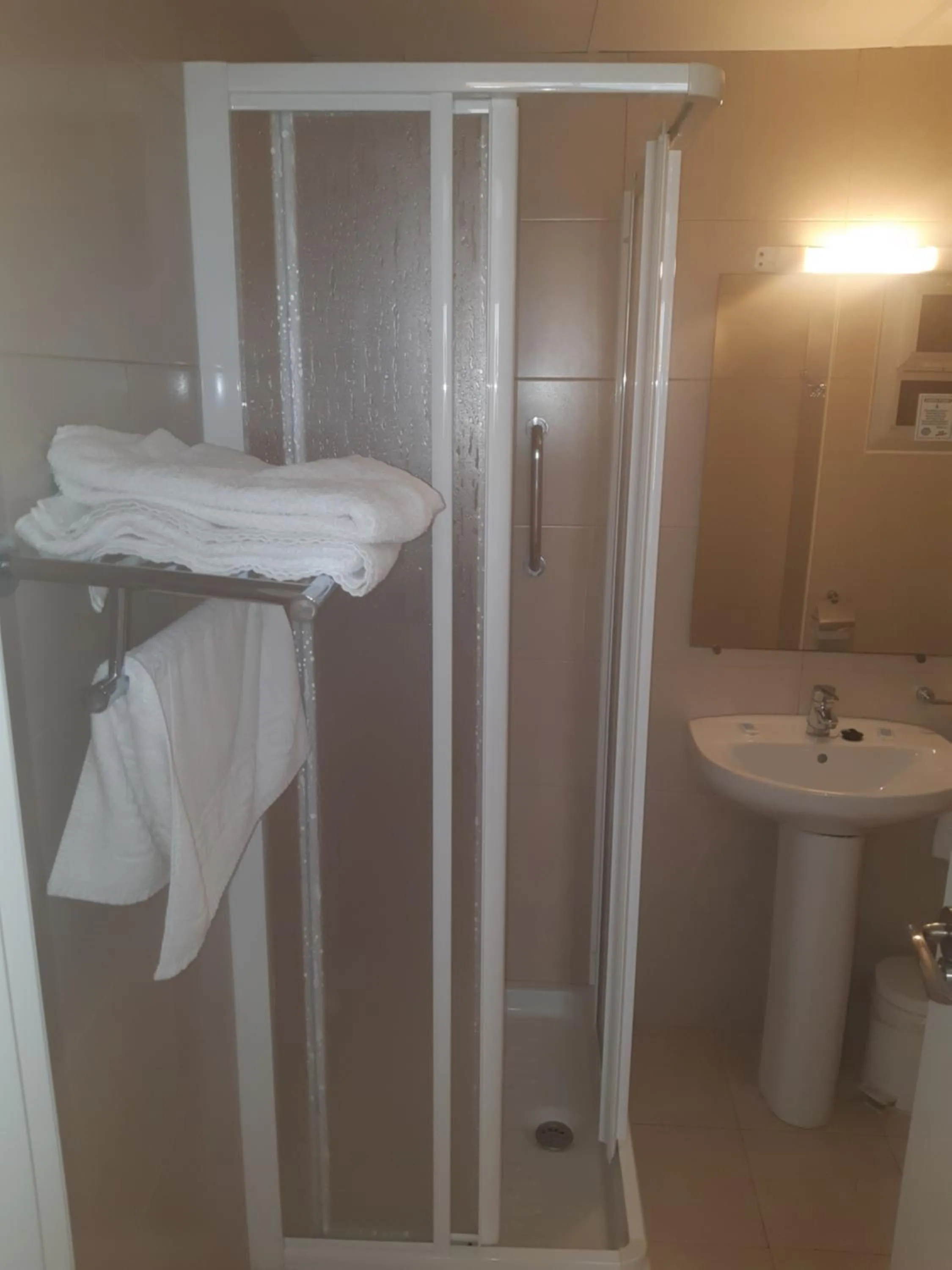 Bathroom in Hotel Condestable