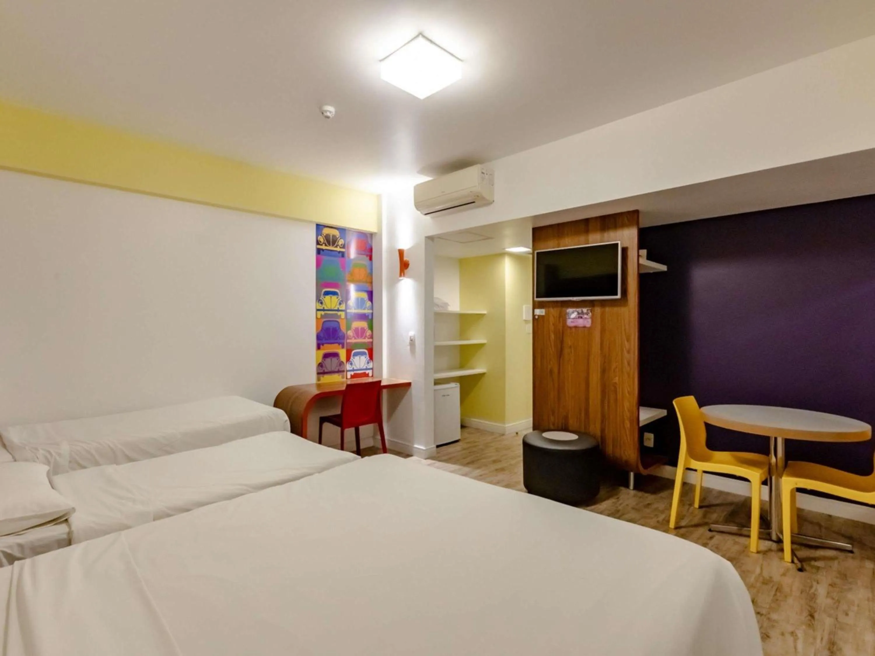 Bedroom, Bed in Ibis Styles Balneário Camboriú - 1 Quadra do Mar