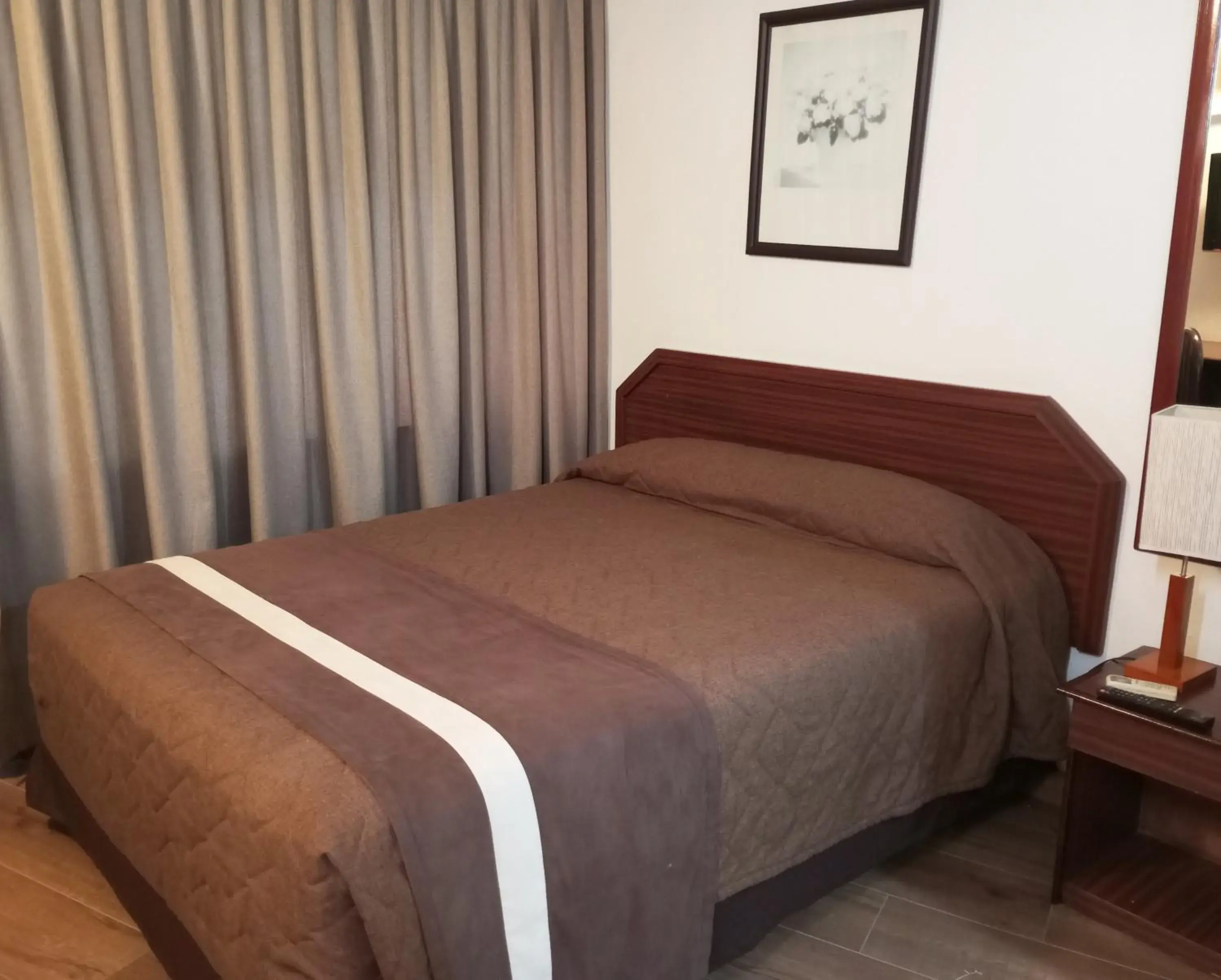 Single Room in Hotel Alcala del Rio Single Room in Hotel Alcala del Rio