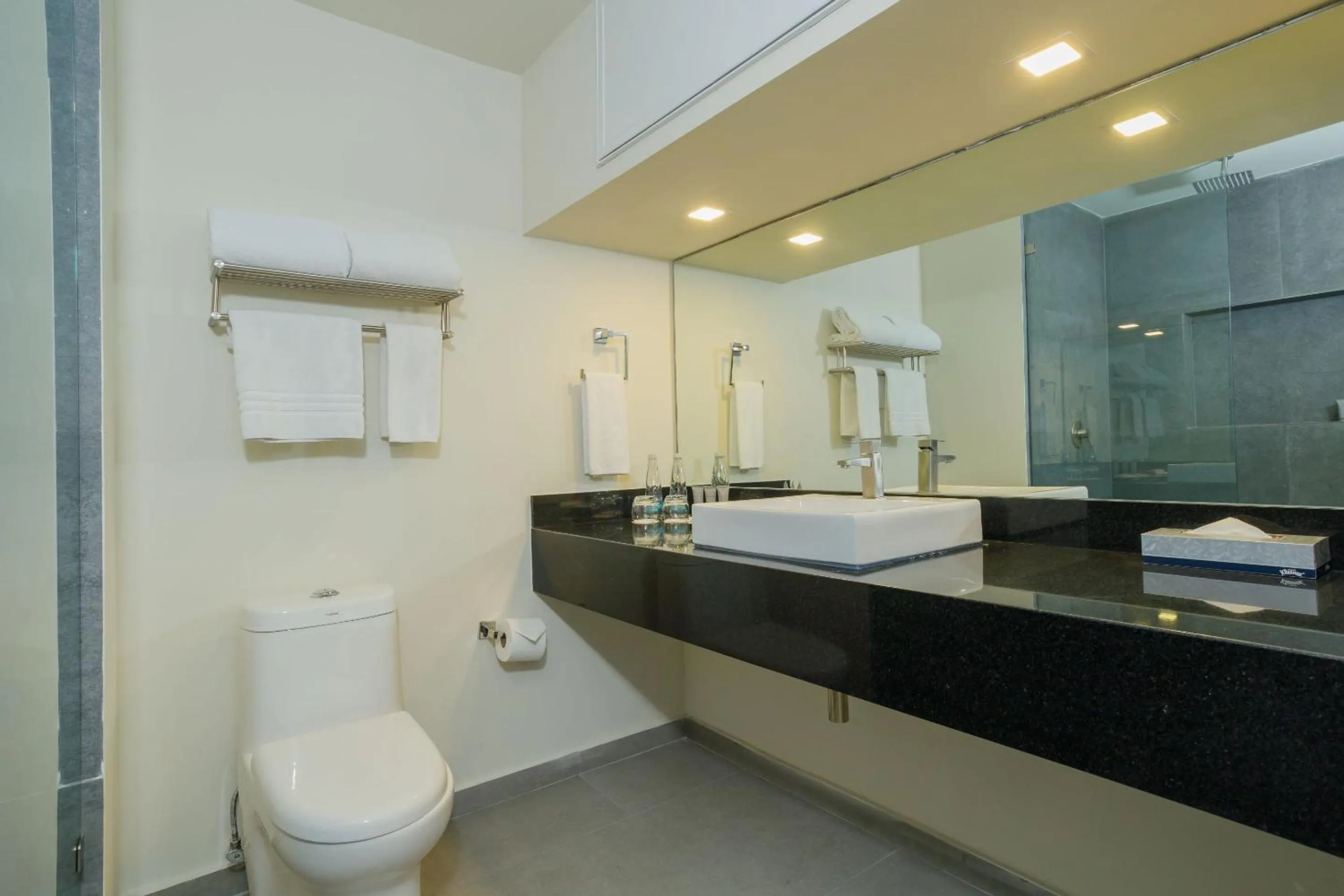 Photo of the whole room in Real Inn Mexicali