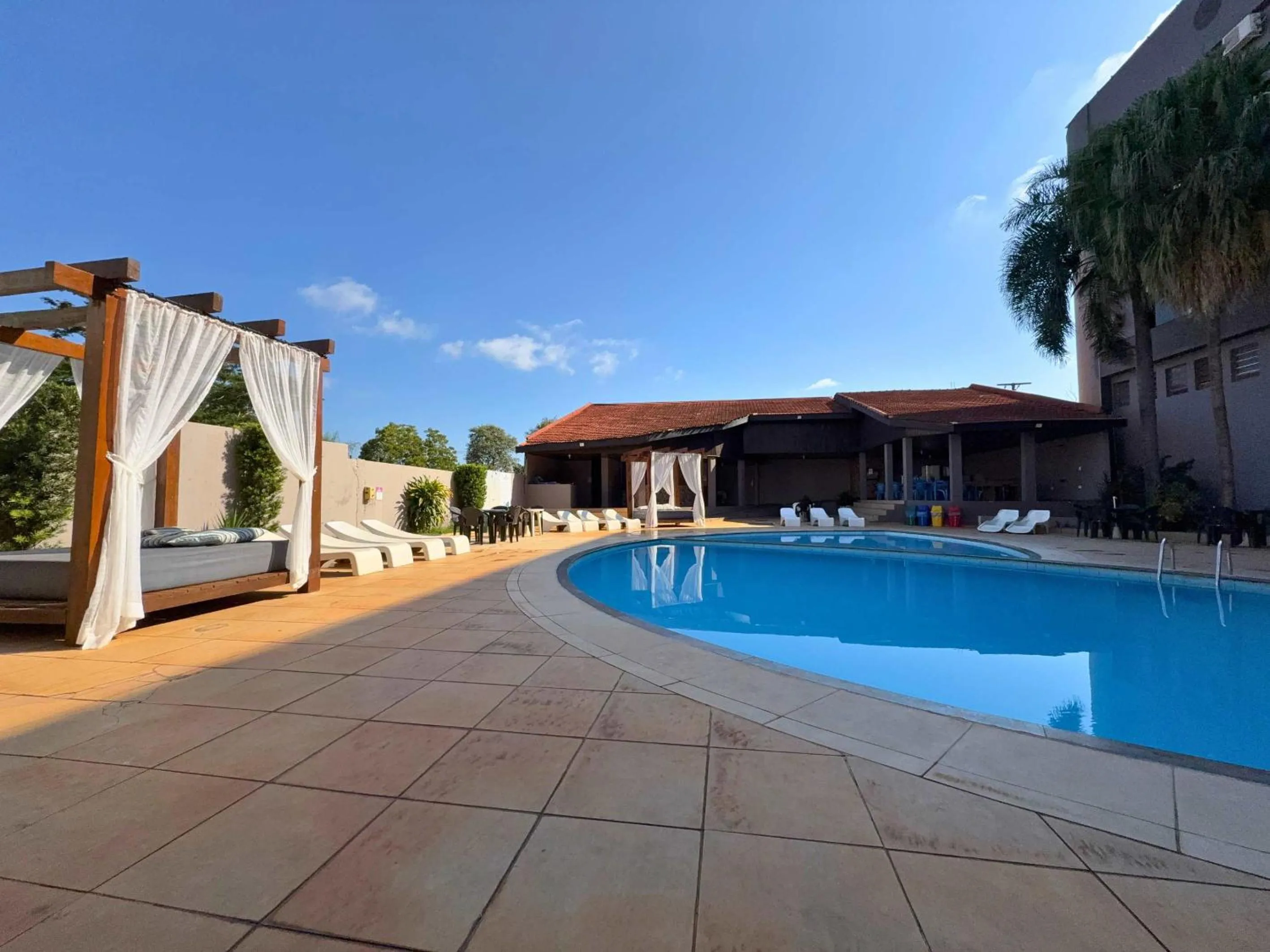Swimming pool in Manacá Hotel
