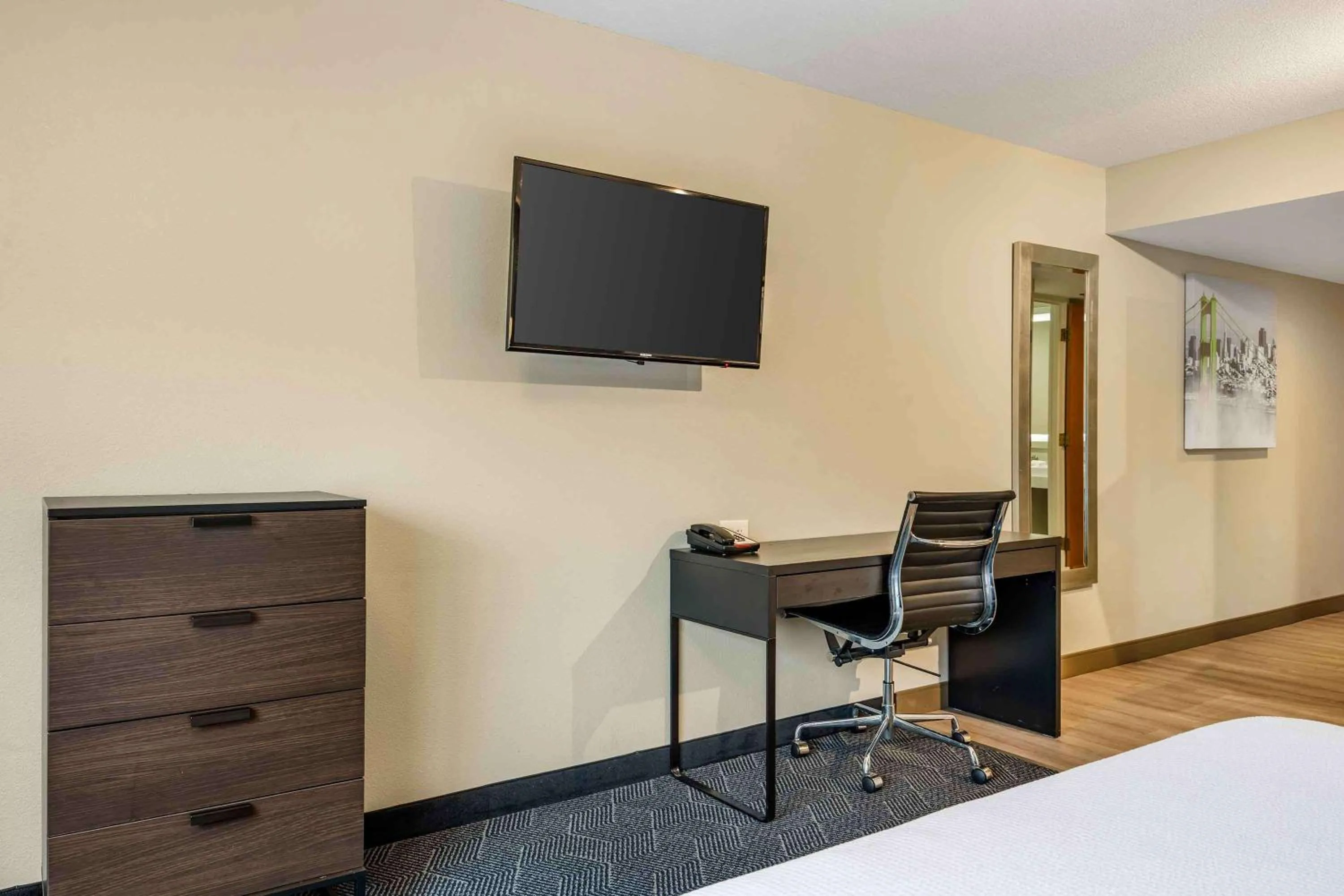 Bedroom, Bed in Extended Stay America Premier Suites - Portland - North