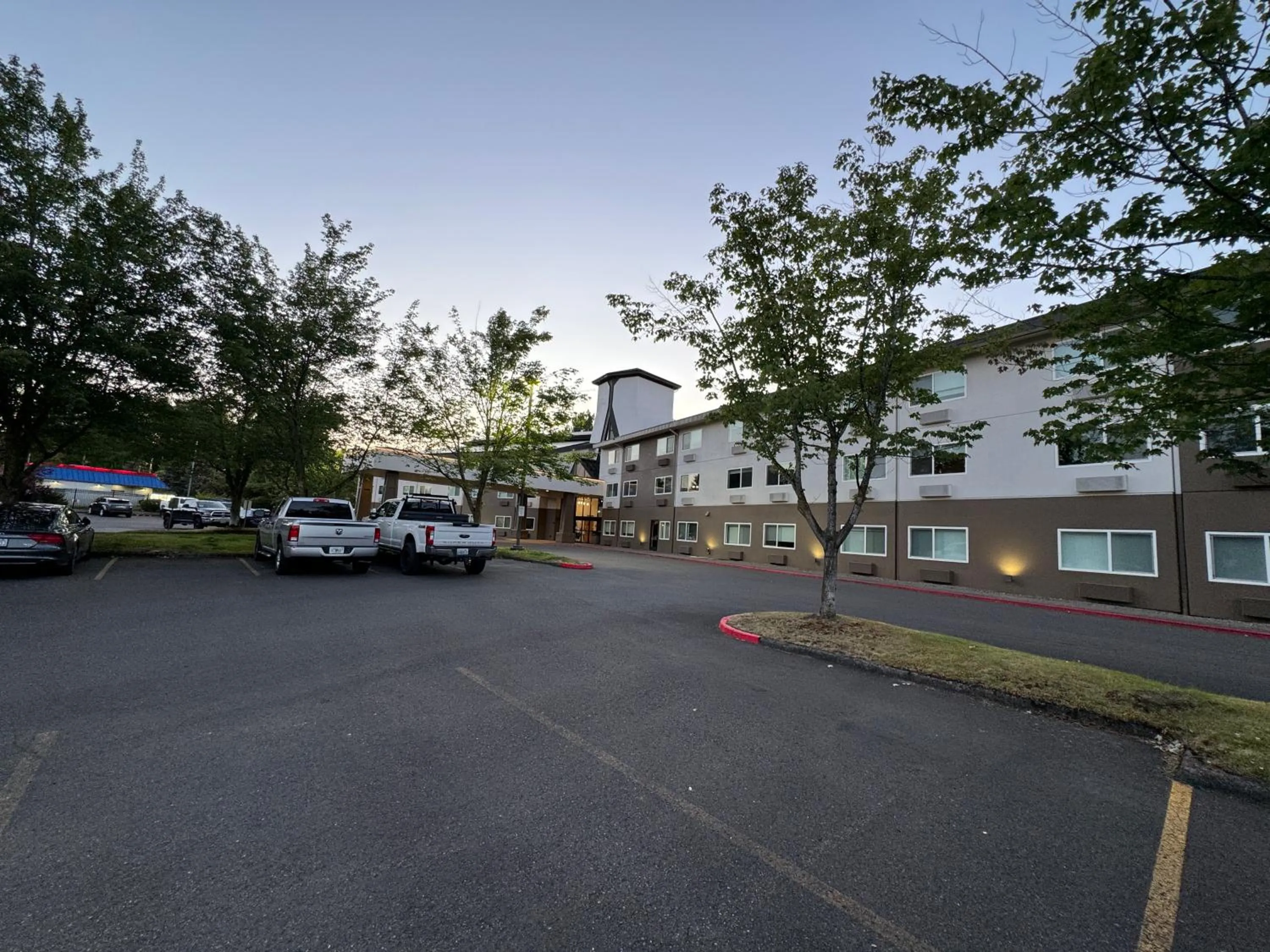 Property building in Extended Stay America Premier Suites - Portland - North