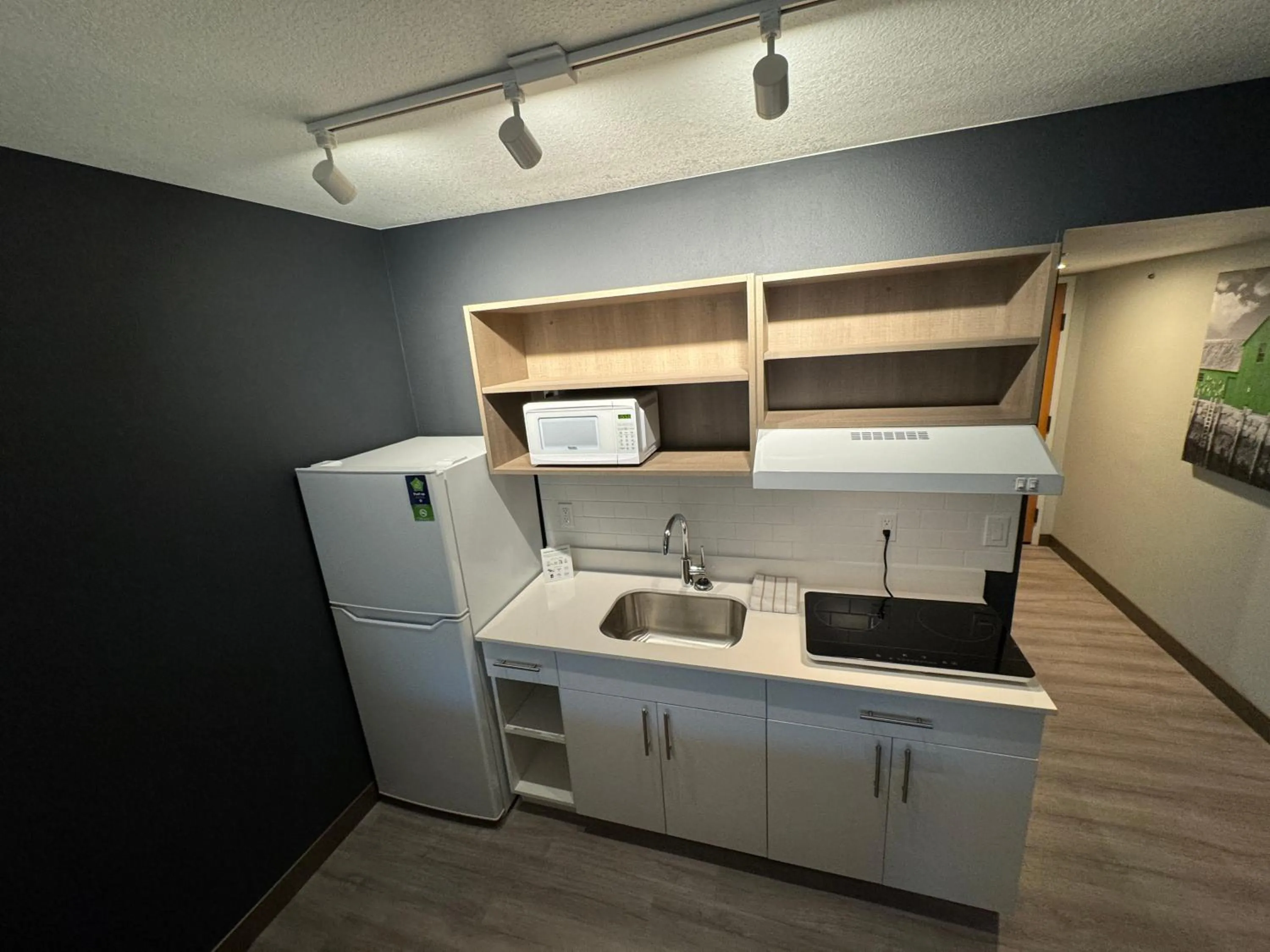 Kitchen or kitchenette in Extended Stay America Premier Suites - Portland - North