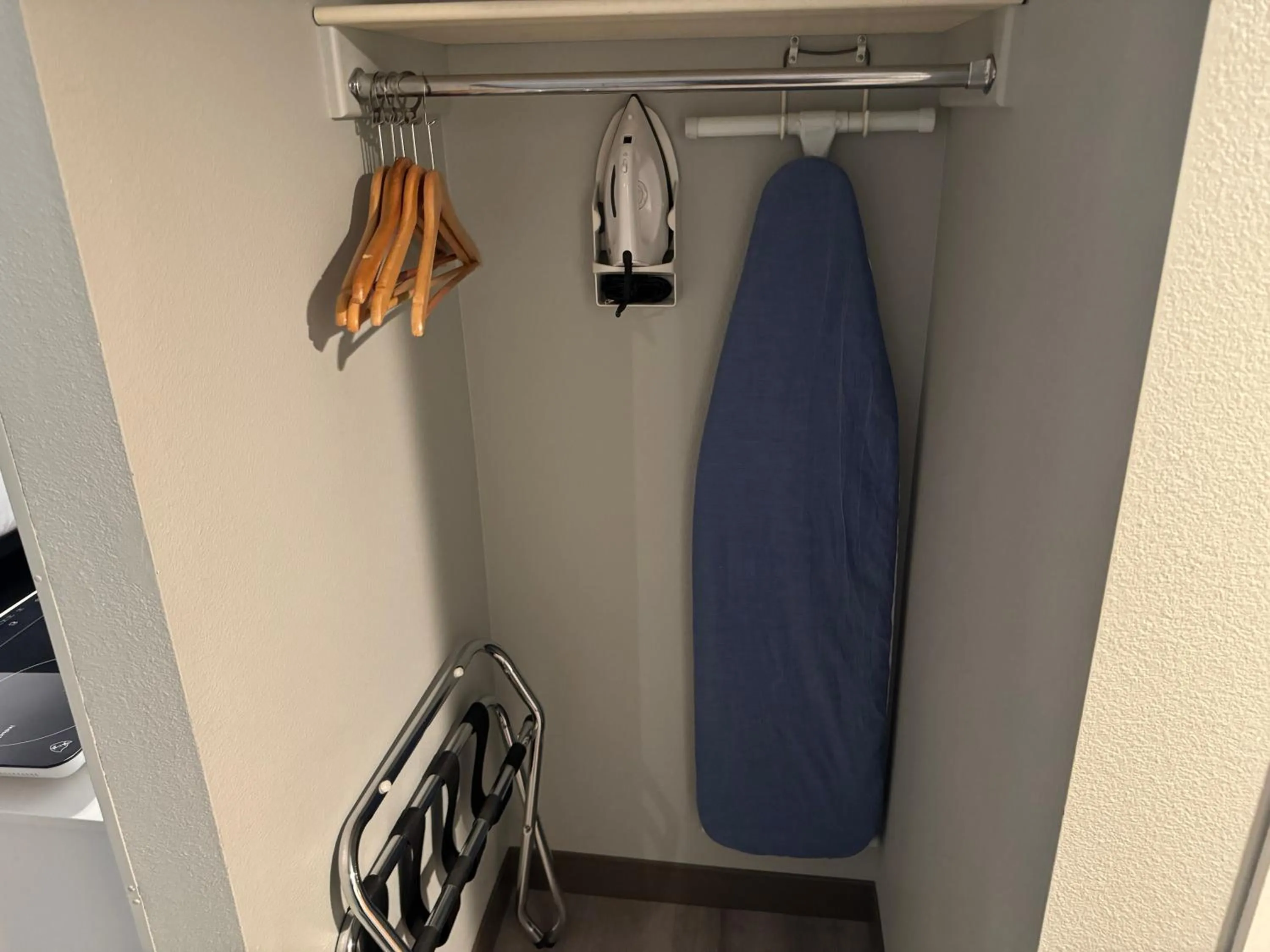 flat iron in Extended Stay America Premier Suites - Portland - North