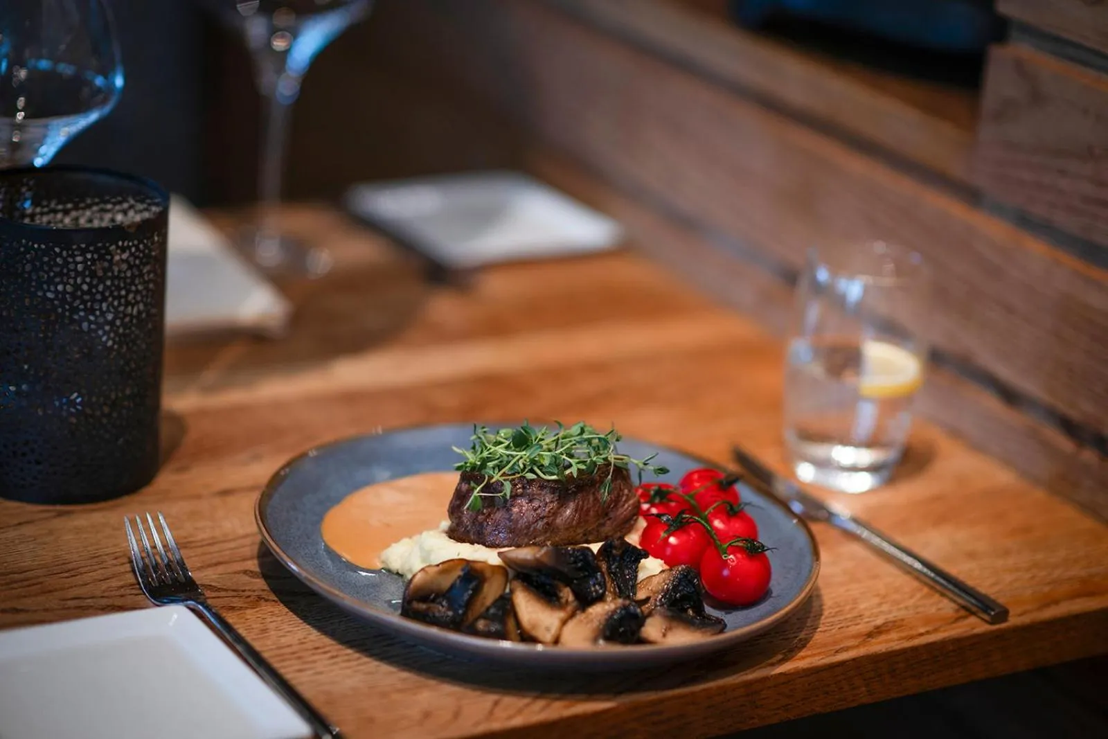 Restaurant/places to eat in Quality Hotel Sogndal