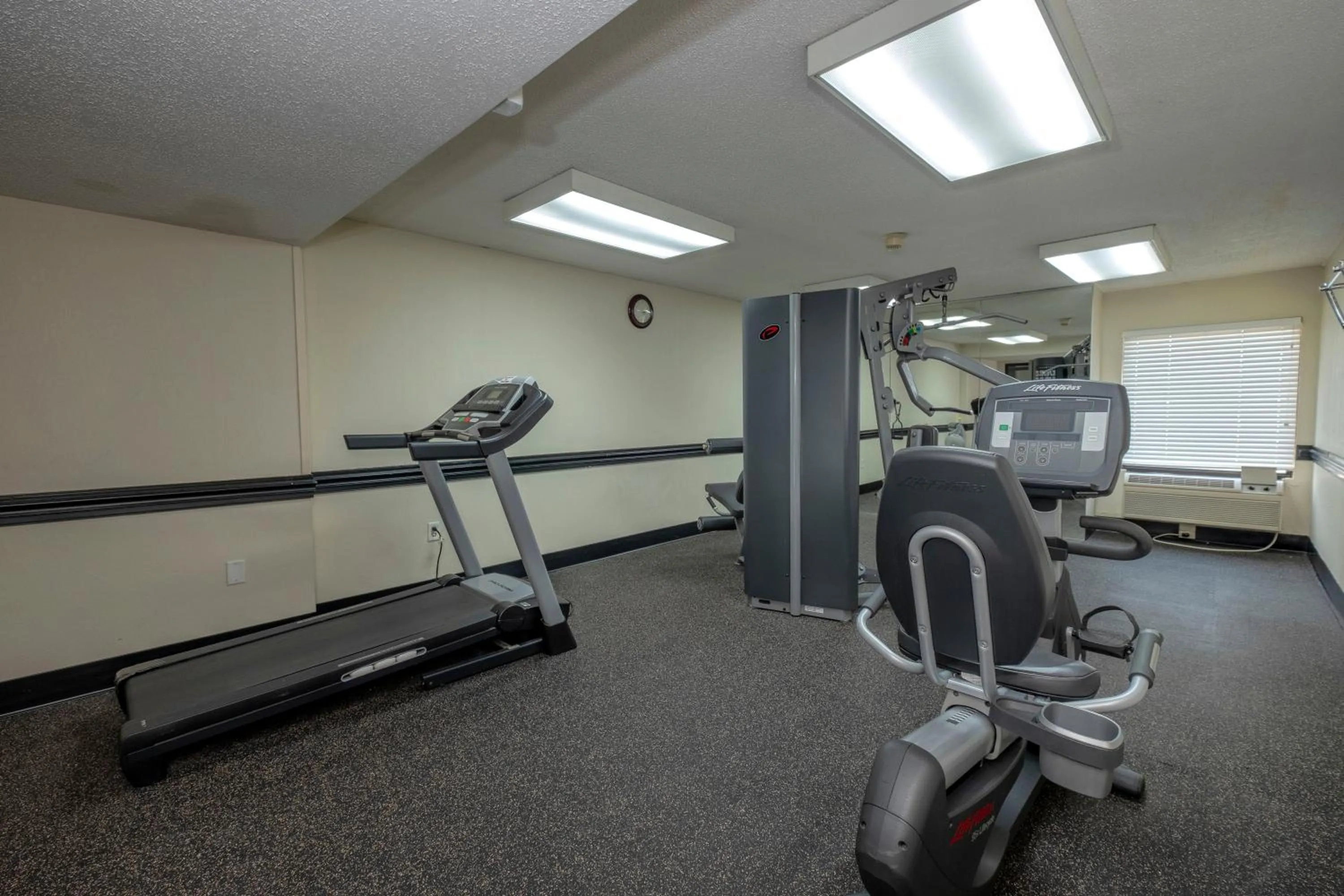 Fitness centre/facilities in Red Roof Inn Charlotte - University