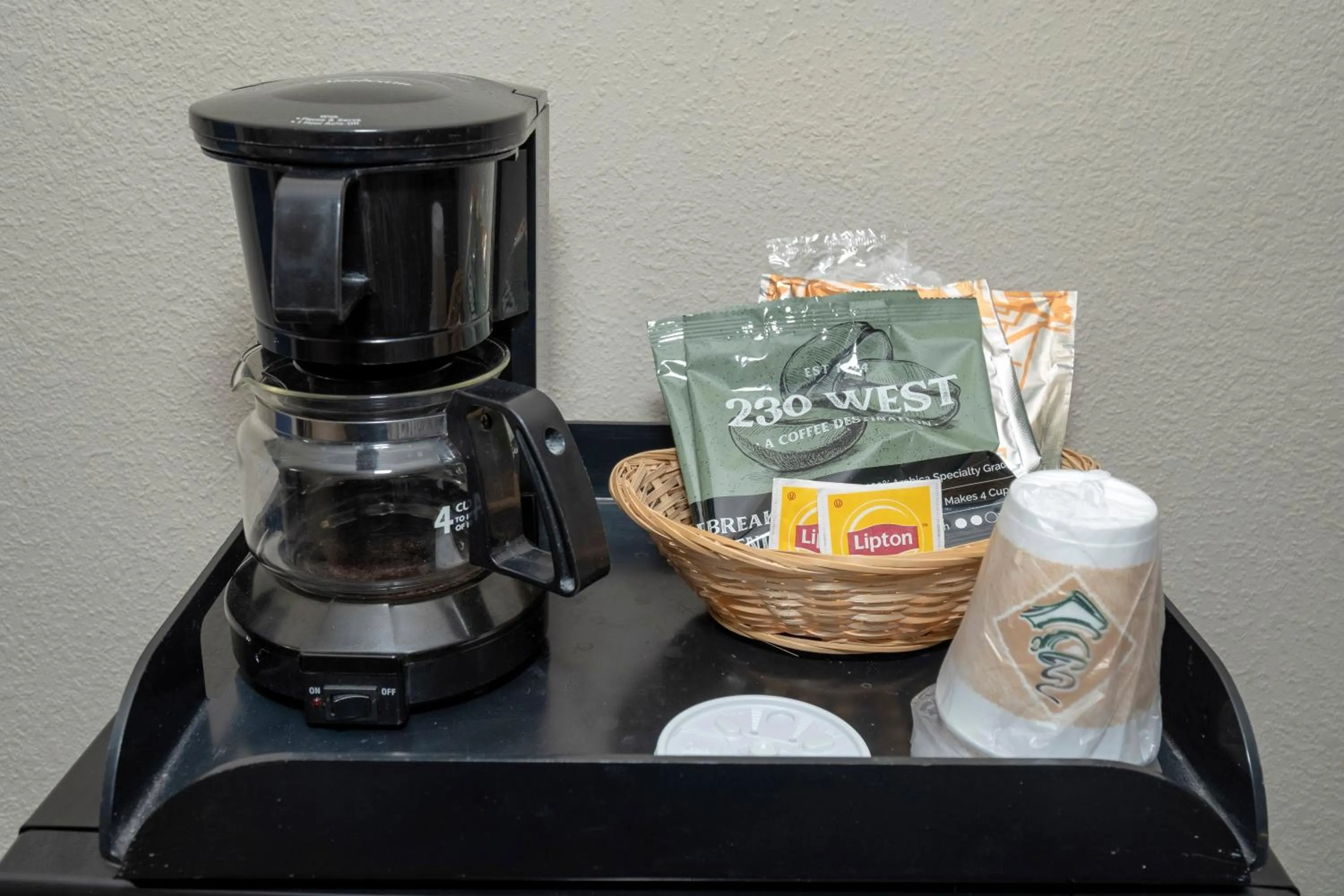 Coffee/tea facilities in Red Roof Inn Charlotte - University
