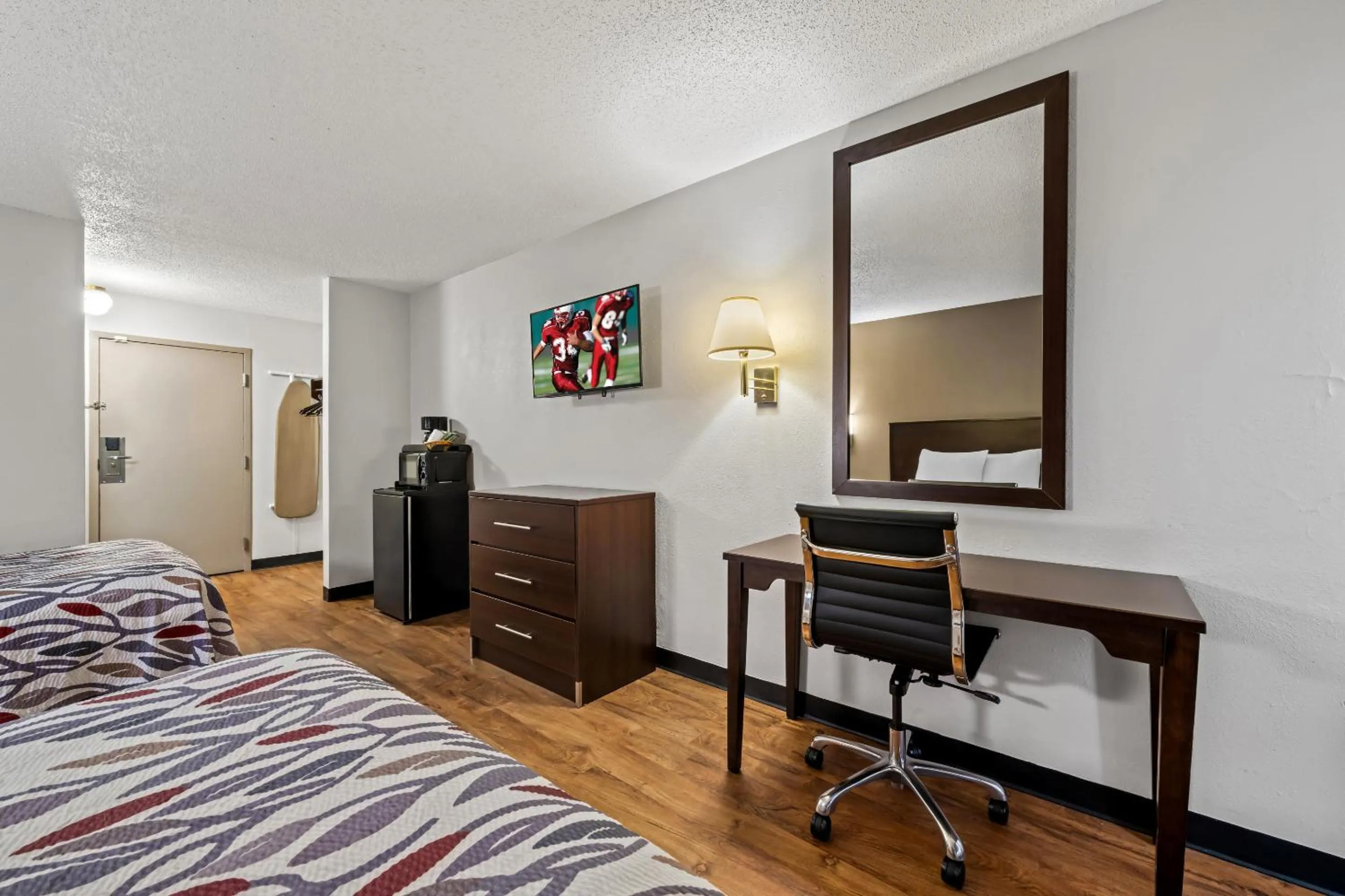 Bedroom, Bed in Red Roof Inn Charlotte - University