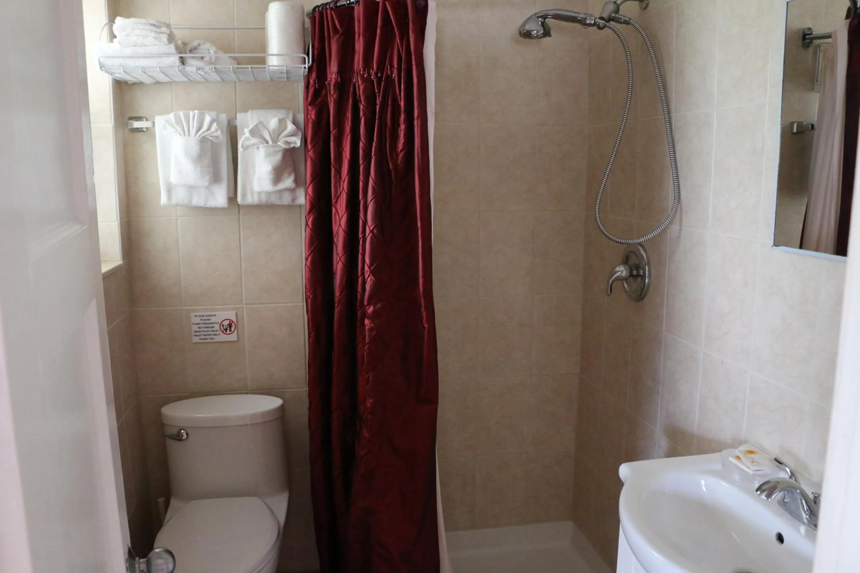 Bathroom in Breakaway Inn Guest House
