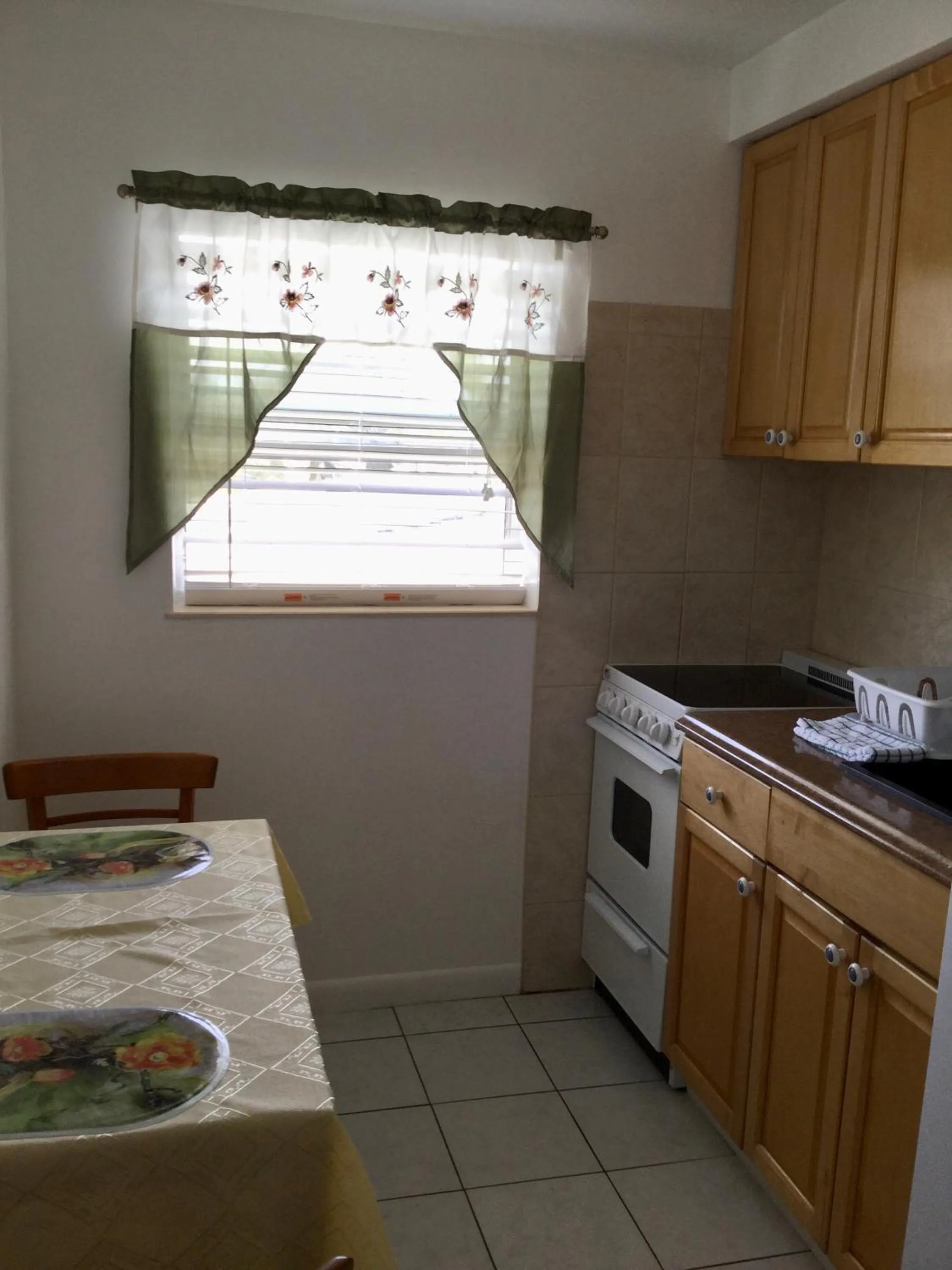 Kitchen or kitchenette in Breakaway Inn Guest House