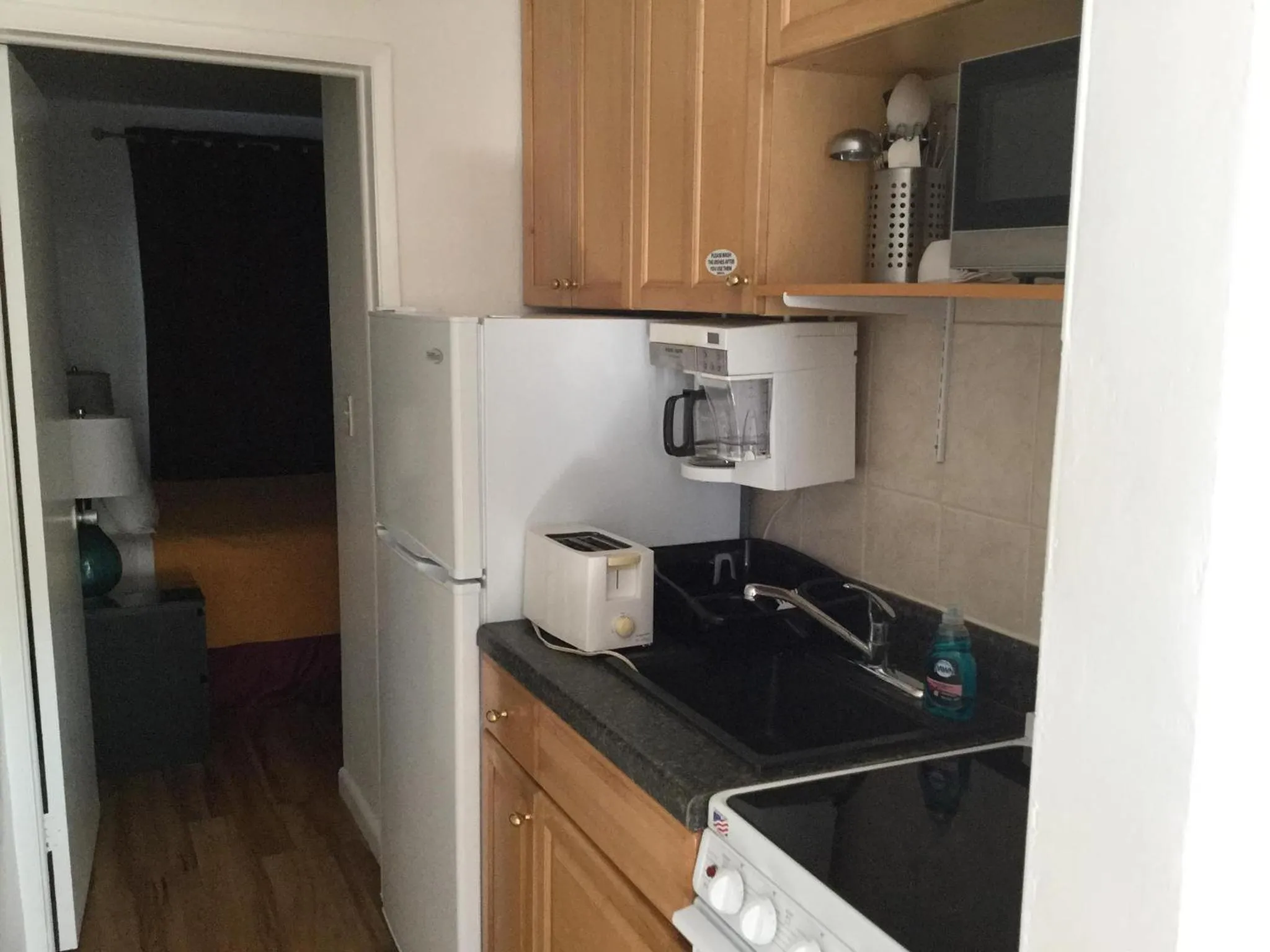 Kitchen or kitchenette in Breakaway Inn Guest House
