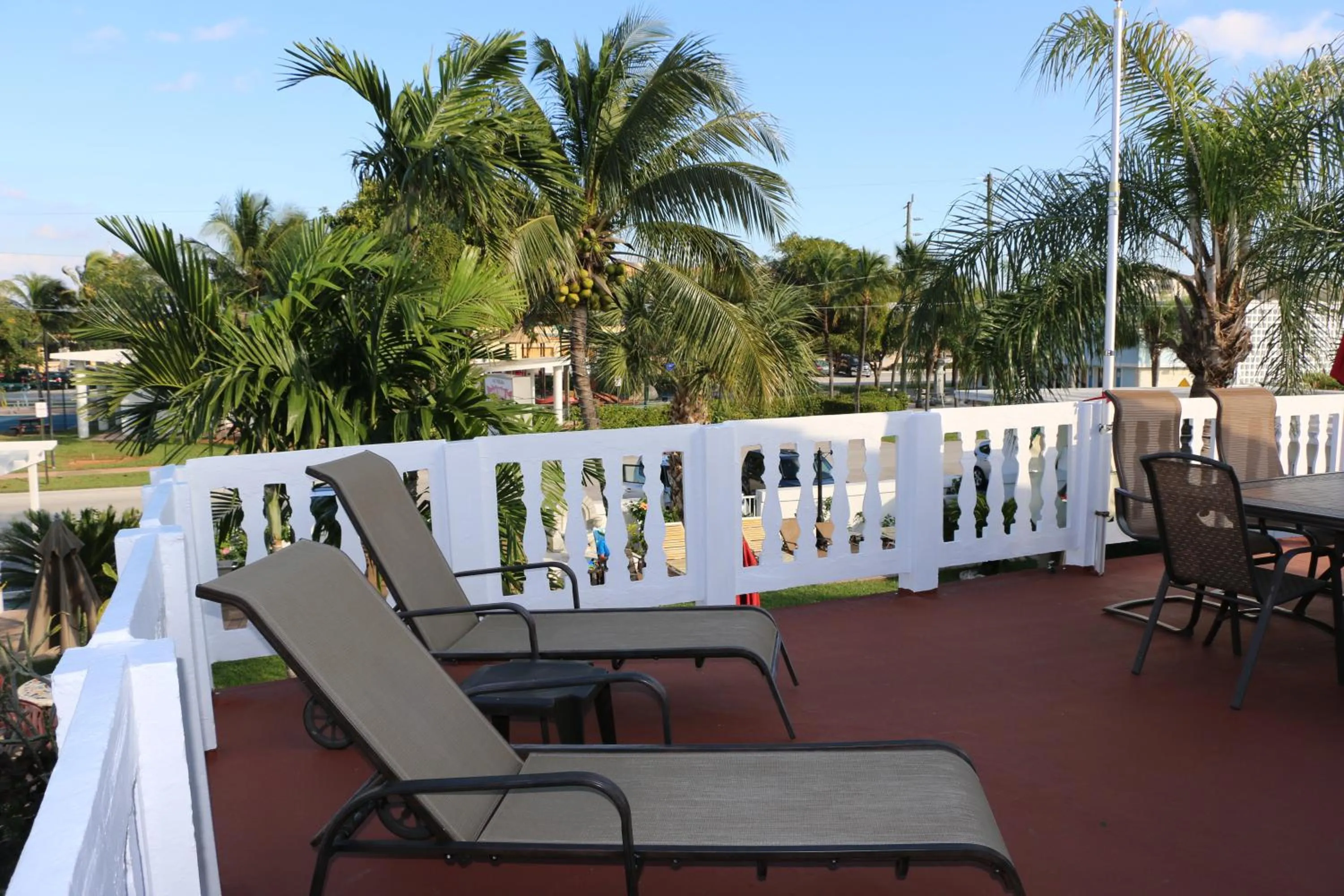 Balcony/Terrace in Breakaway Inn Guest House