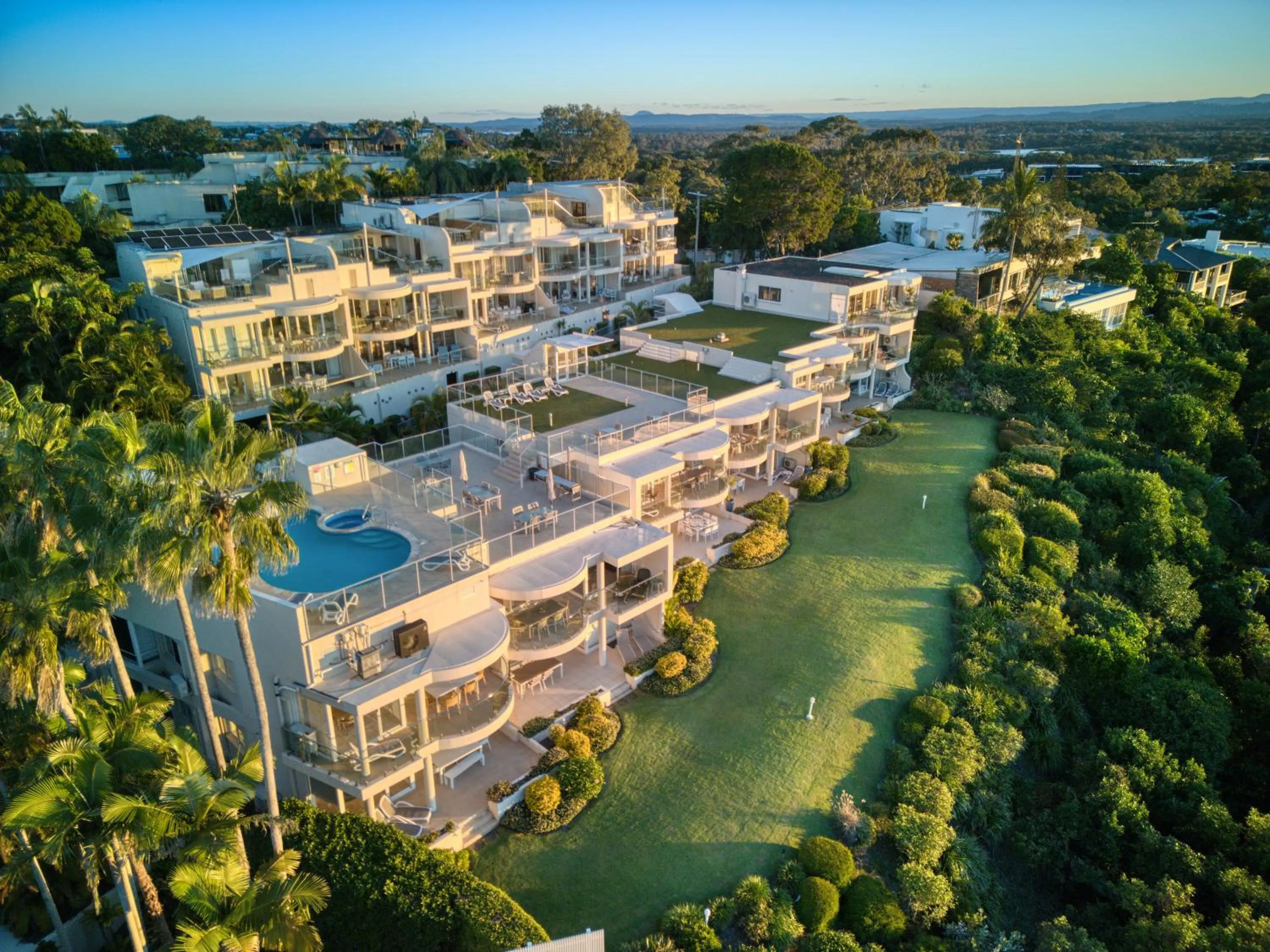 Property building in Noosa Crest Resort