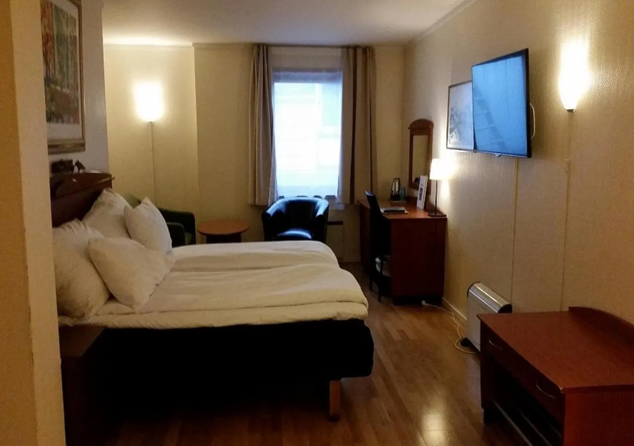 Bed in Chesterfield Hotel