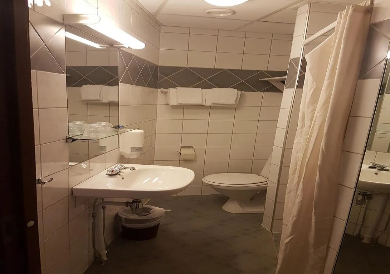 Bathroom in Chesterfield Hotel
