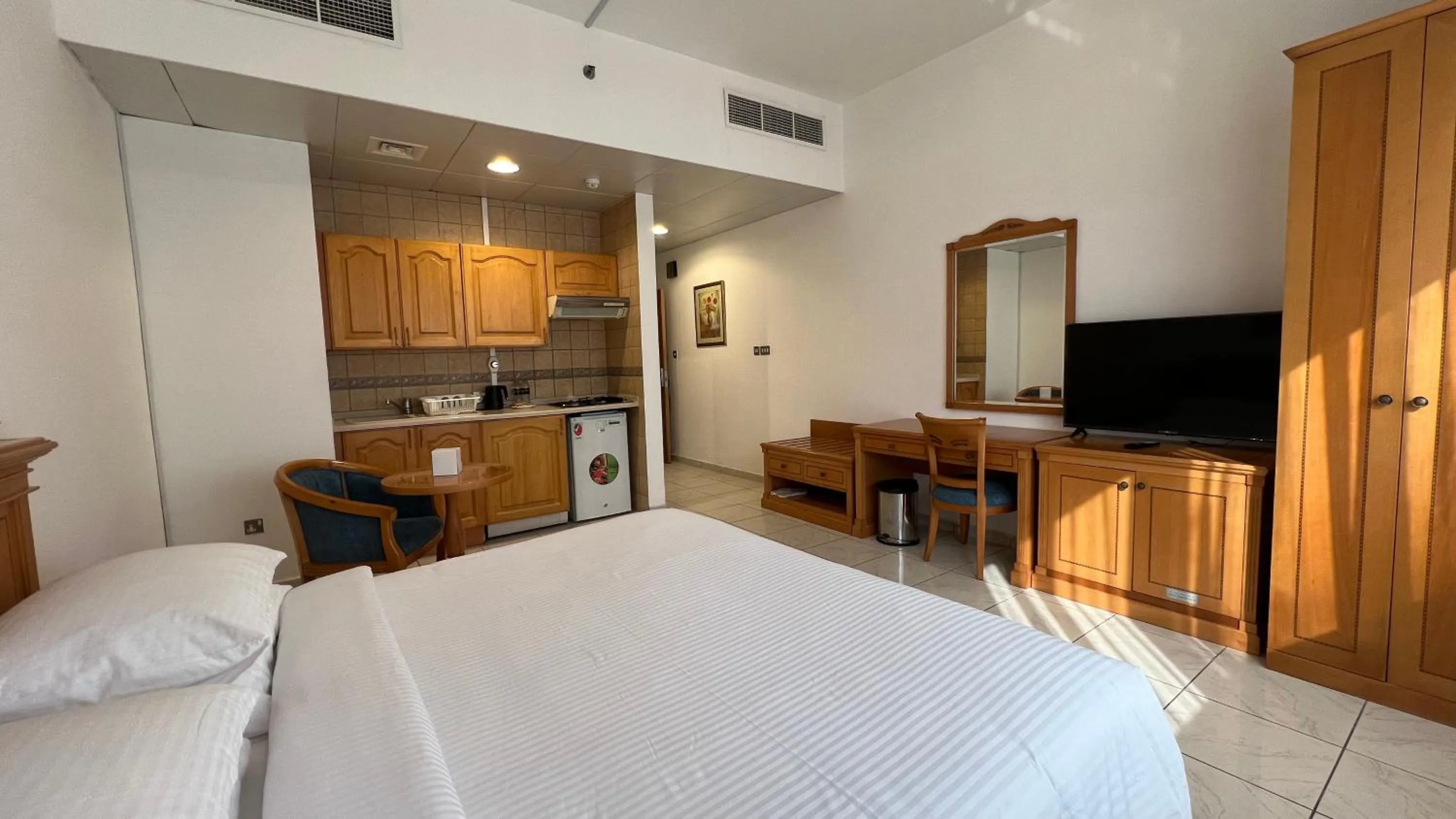 Bedroom, Bed in Uptown Hotel Apartments Abu Dhabi by Gewan