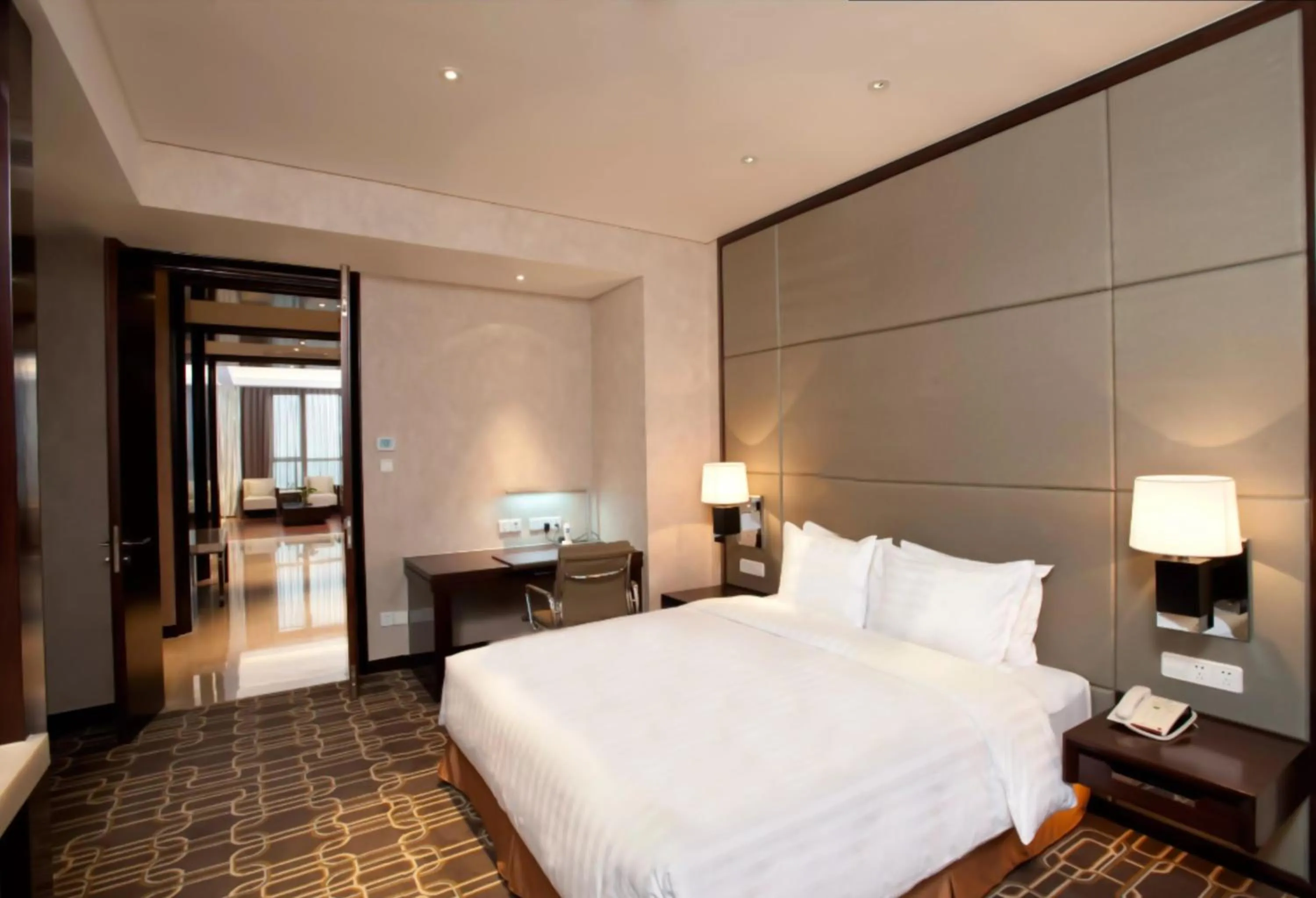 Photo of the whole room, Bed in Crowne Plaza Shanghai Jinxiu by IHG