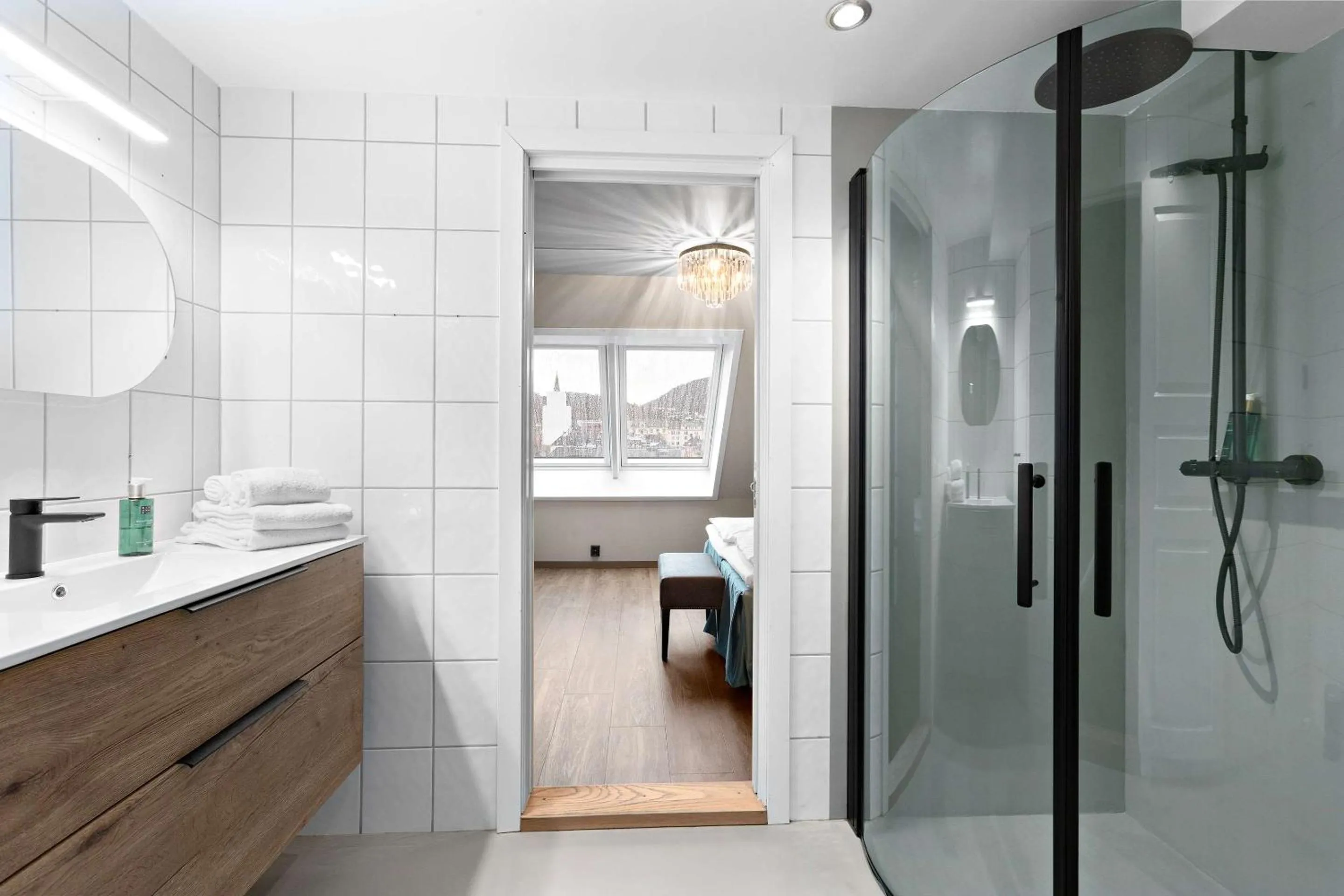 Bathroom in Ole Bull, Best Western Signature Collection