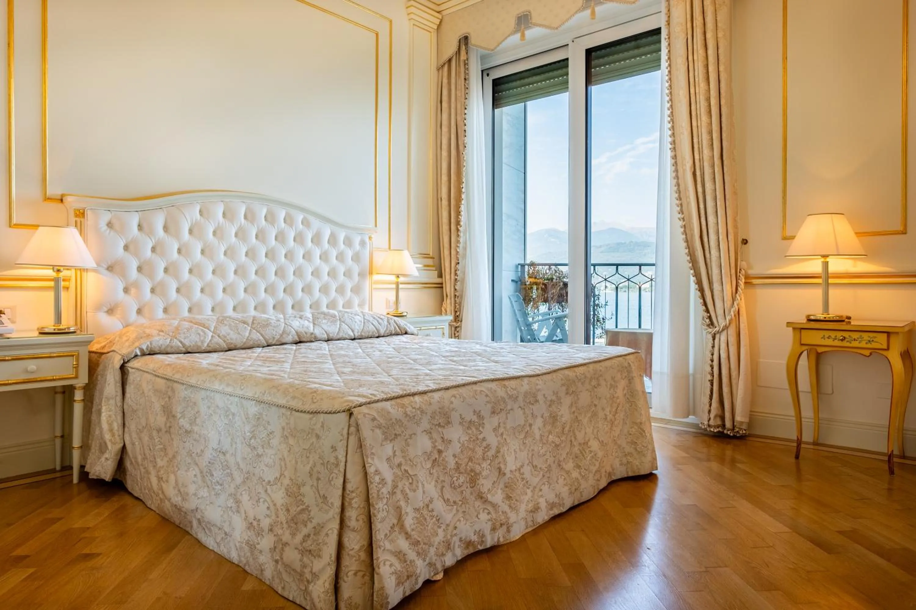 Bedroom, Bed in Hotel Astoria