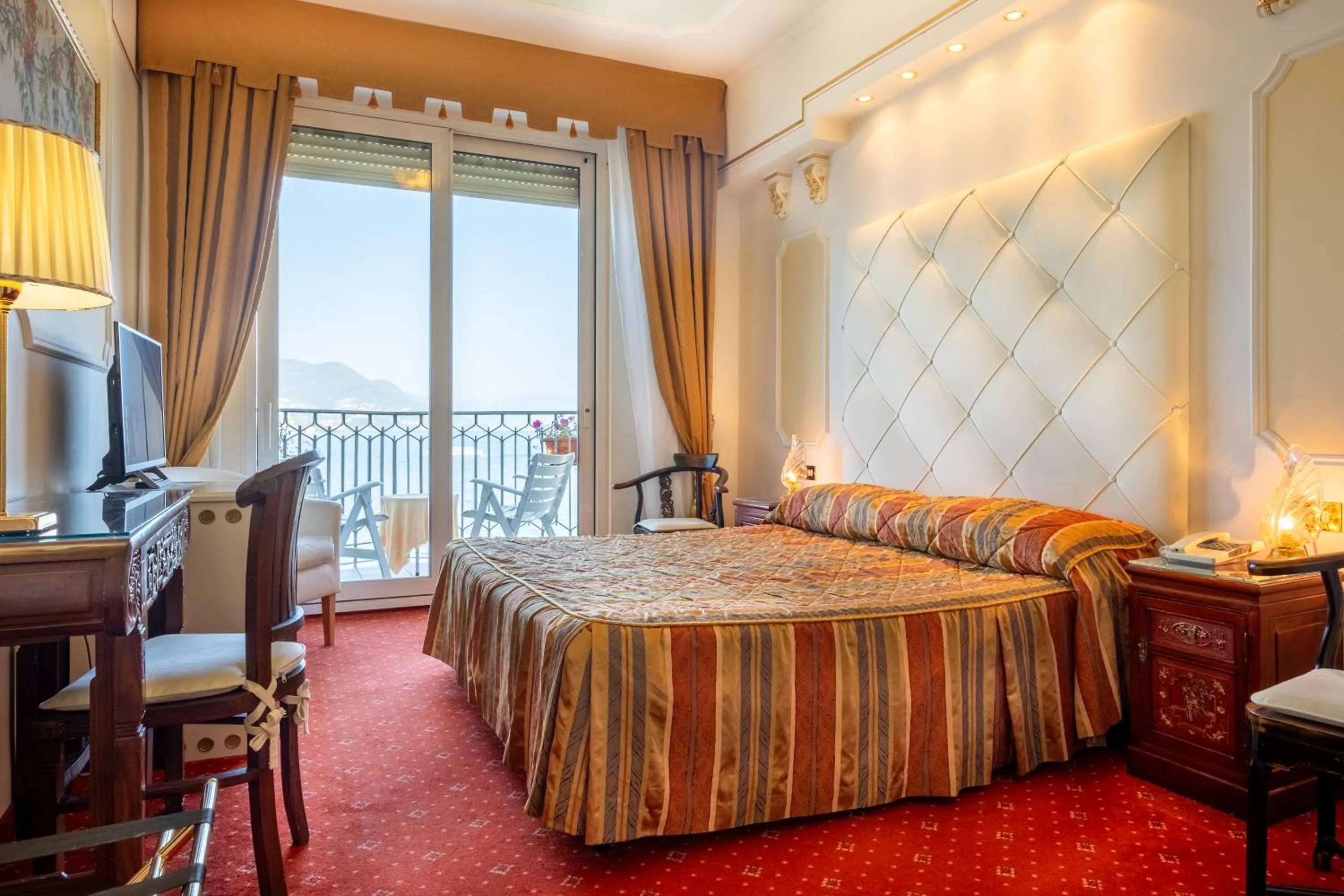 Bedroom, Bed in Hotel Astoria