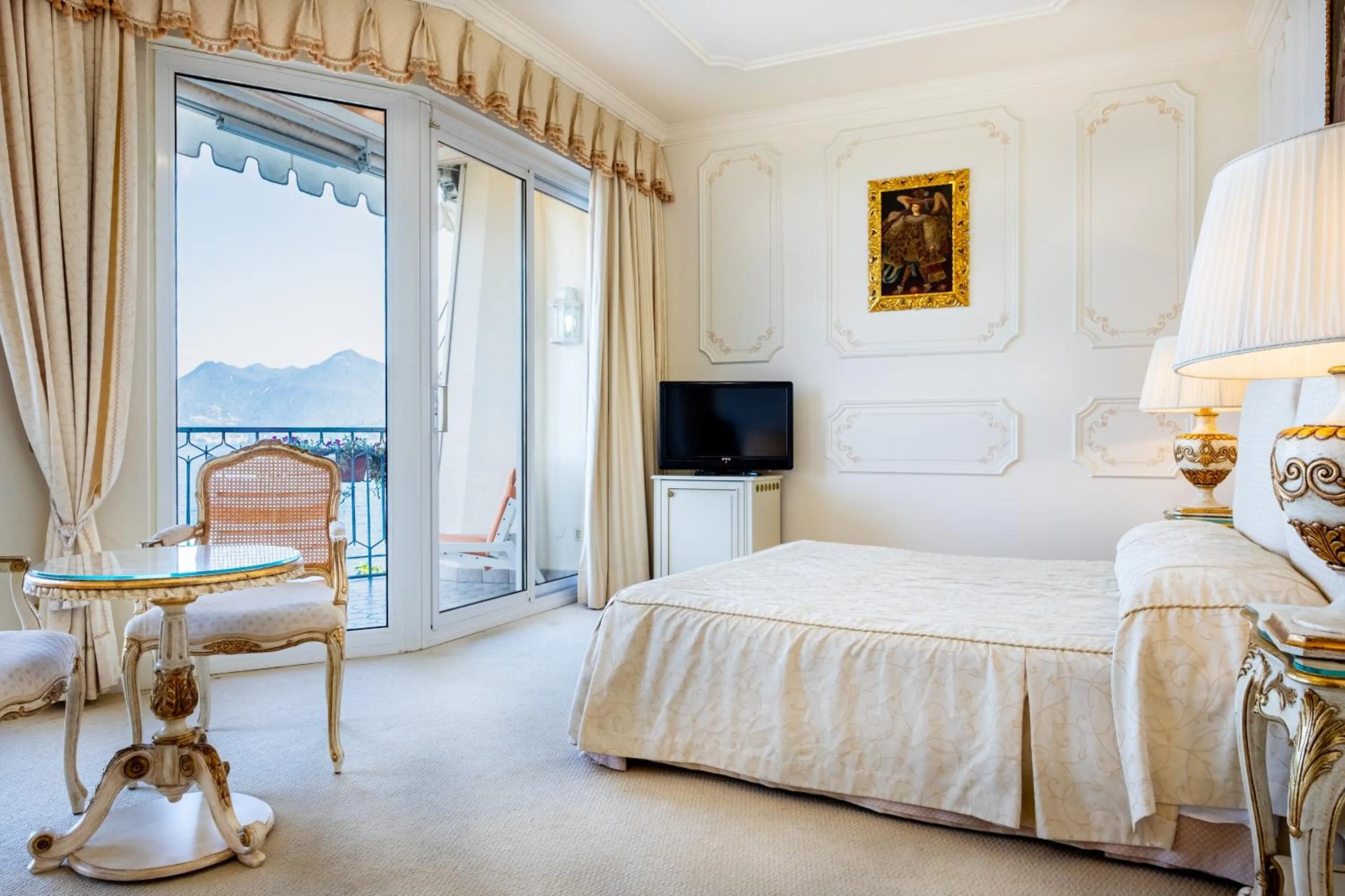 Bedroom, Bed in Hotel Astoria