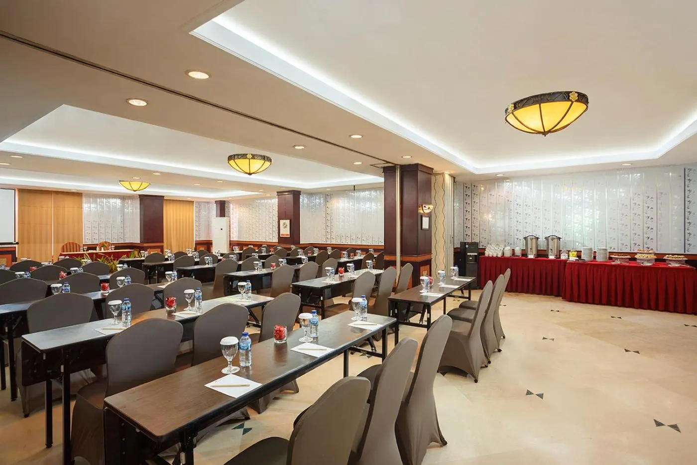 Meeting/conference room in Swiss-Belhotel Tarakan