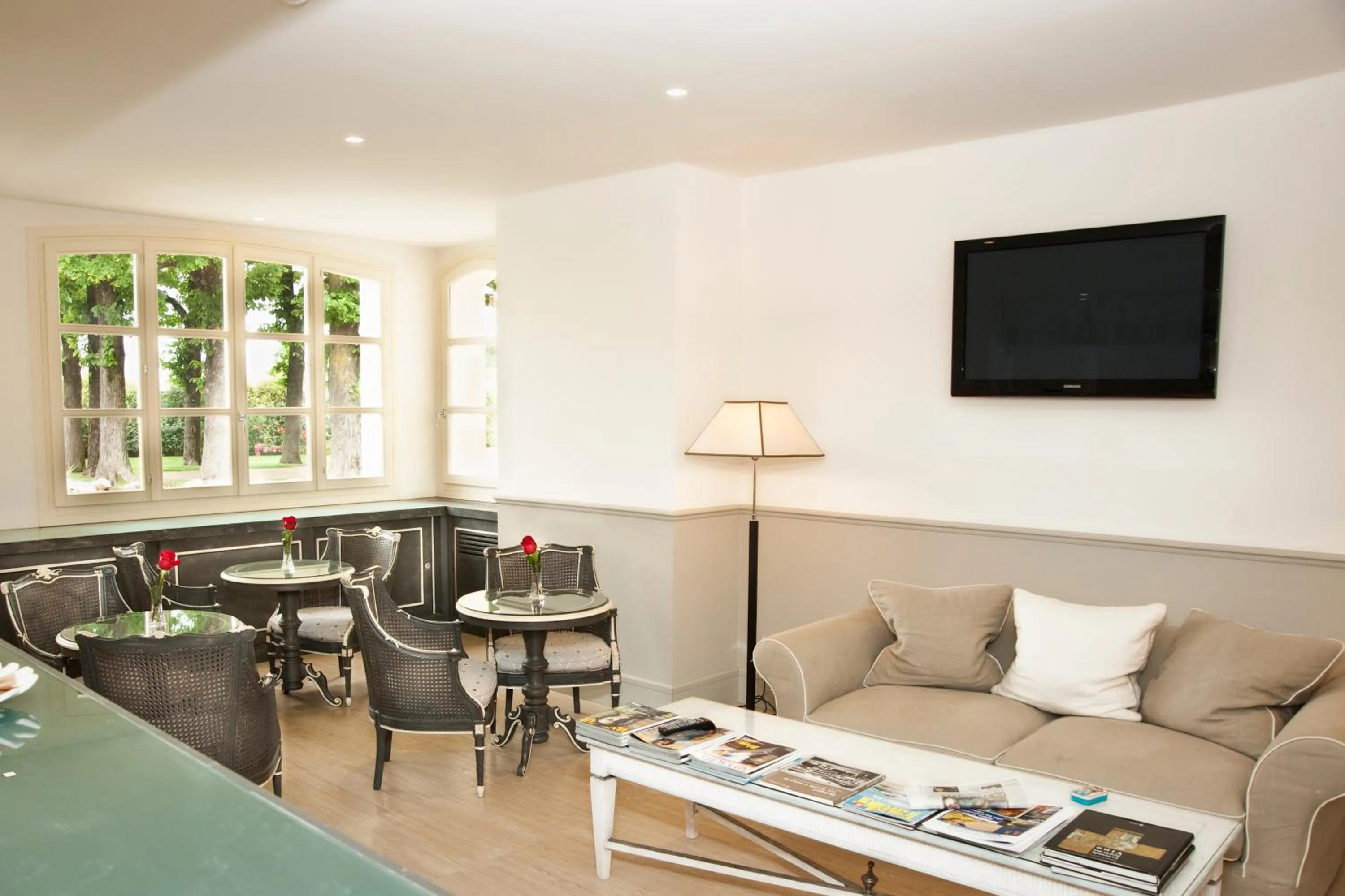 Lounge or bar in Relais Villa Valfiore