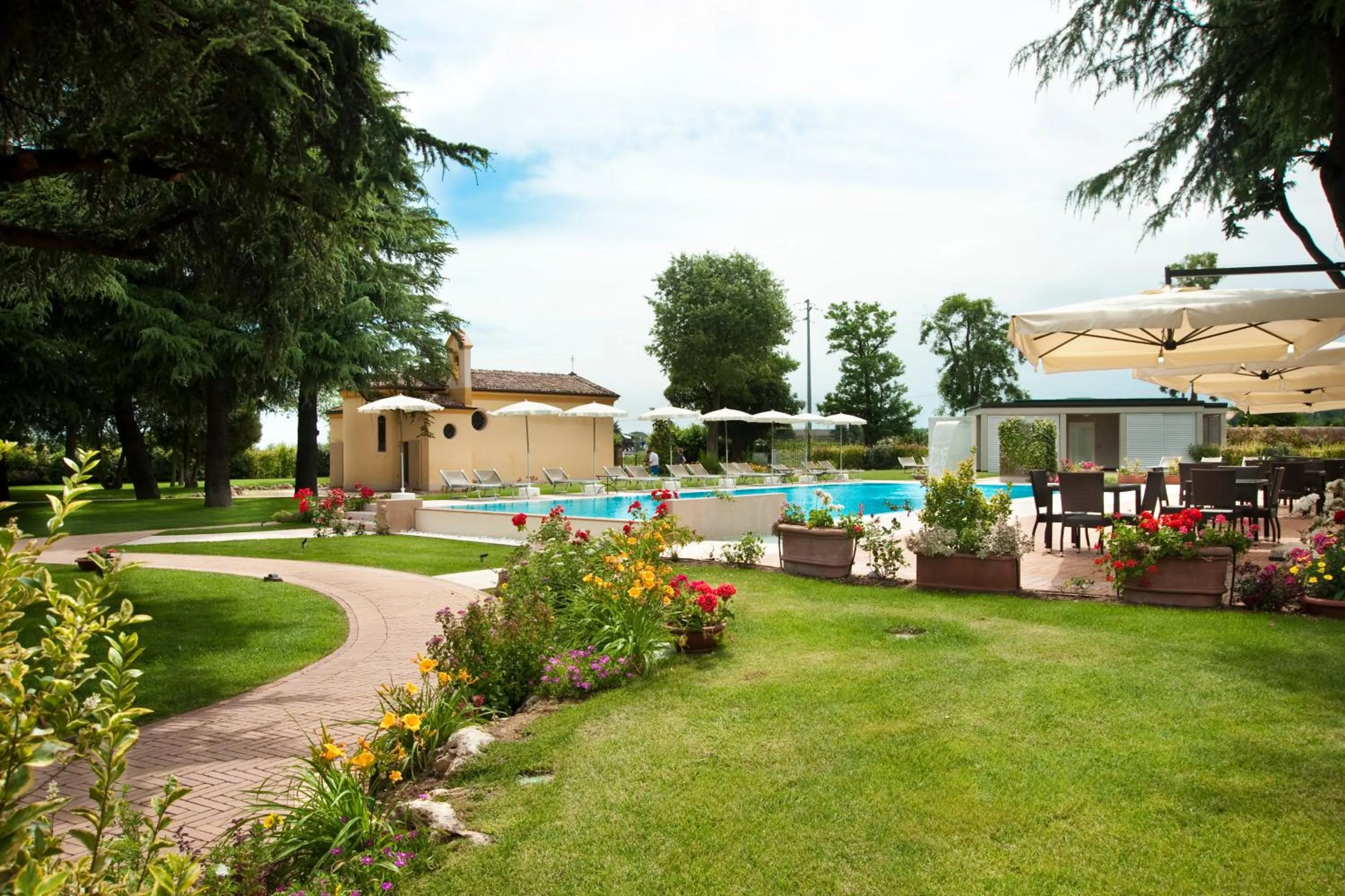 Swimming pool in Relais Villa Valfiore