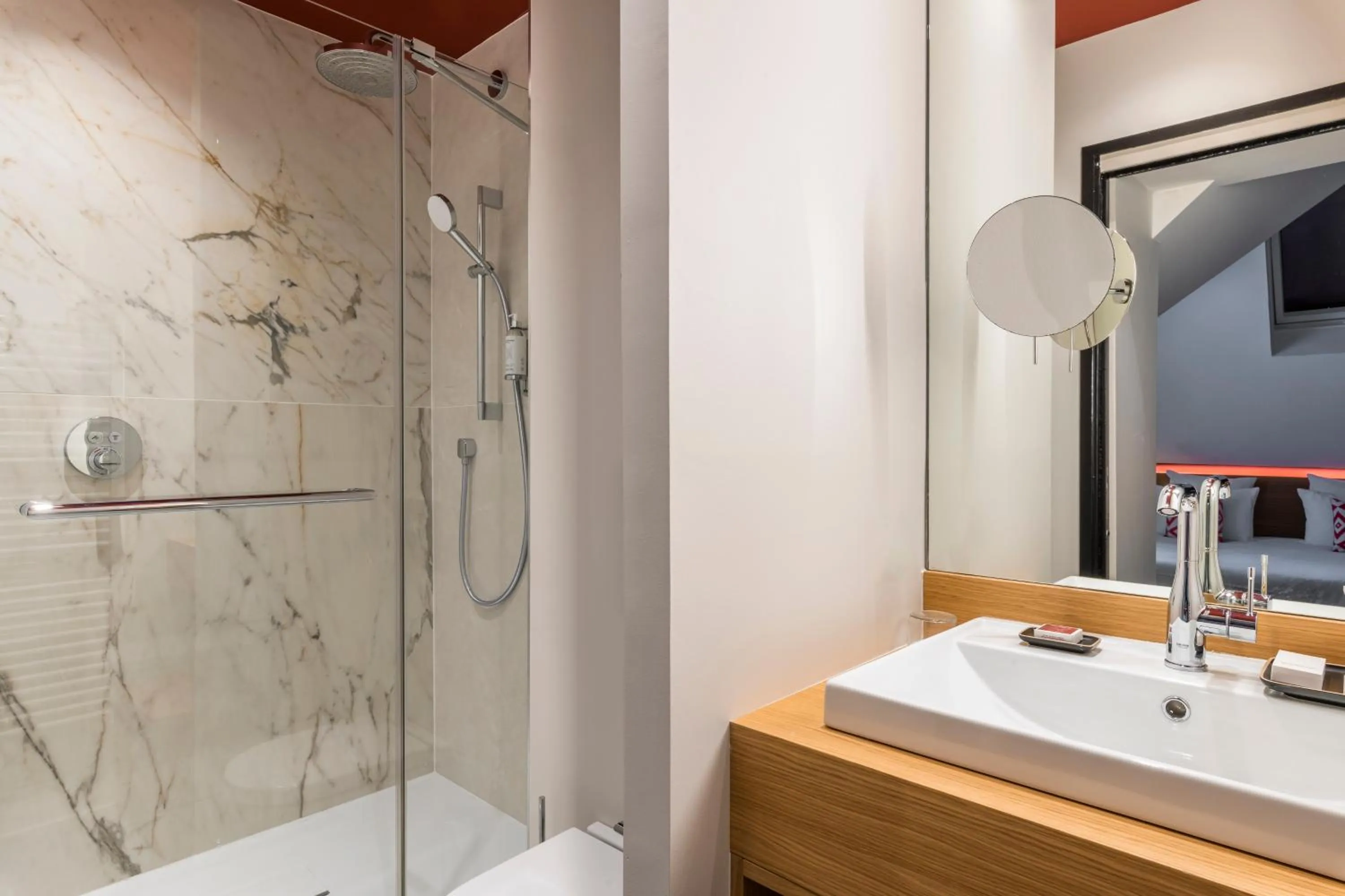 Shower in Hotel Villa Koegui Biarritz