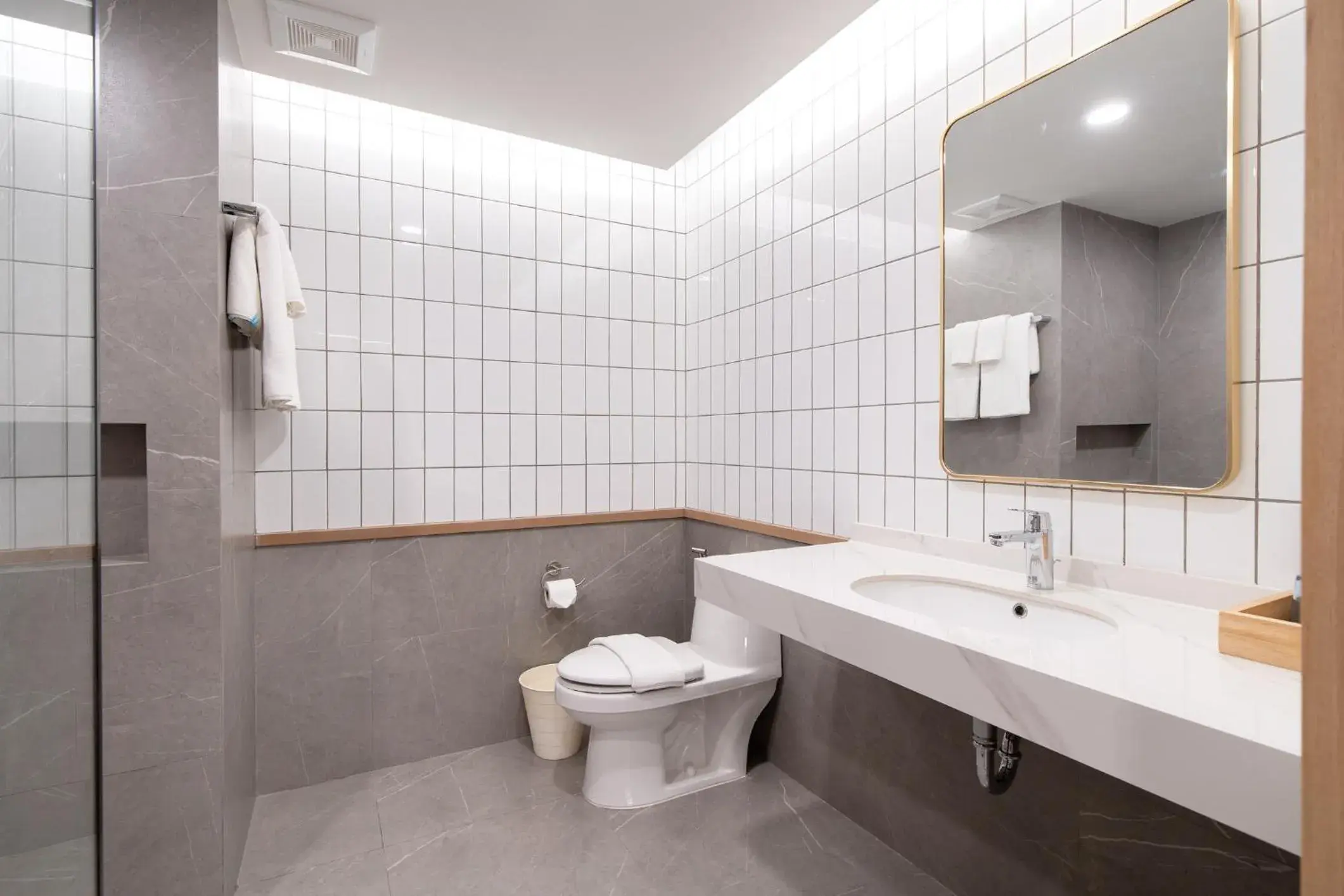 Deluxe Double or Twin Room with Pool View in Jomtien Thani Hotel Deluxe Double or Twin Room with Pool View in Jomtien Thani Hotel