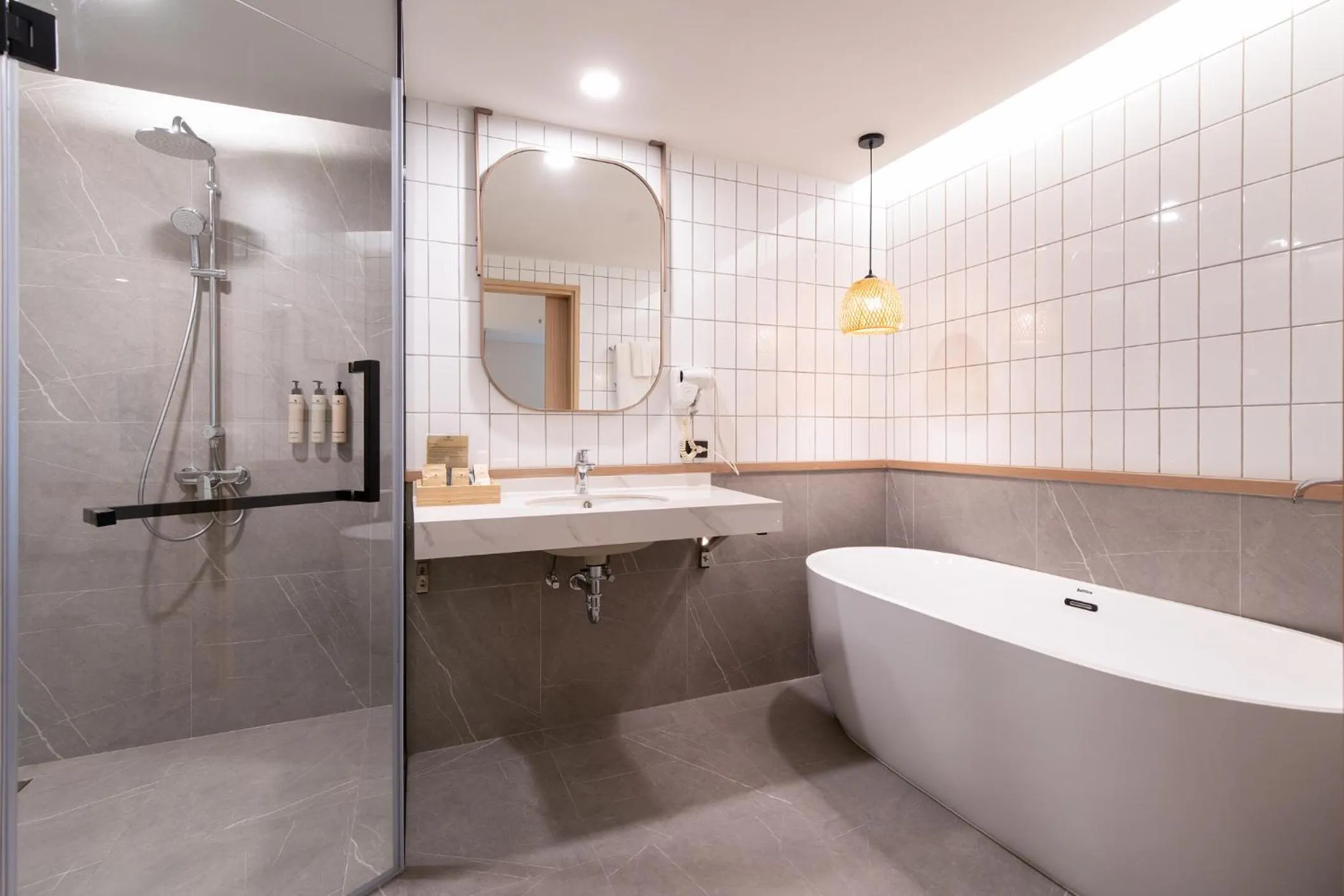 Shower in Jomtien Thani Hotel