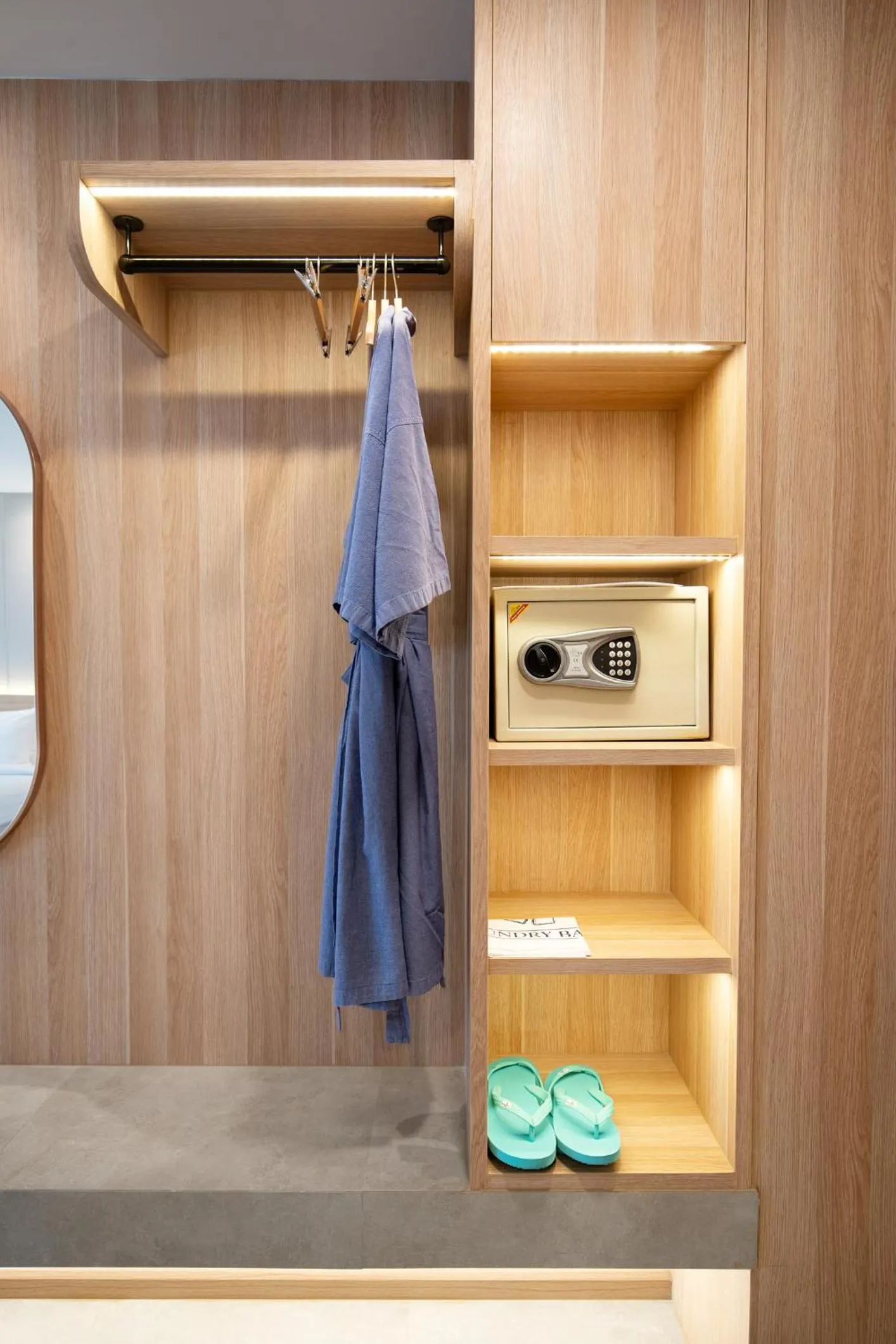 wardrobe in Jomtien Thani Hotel