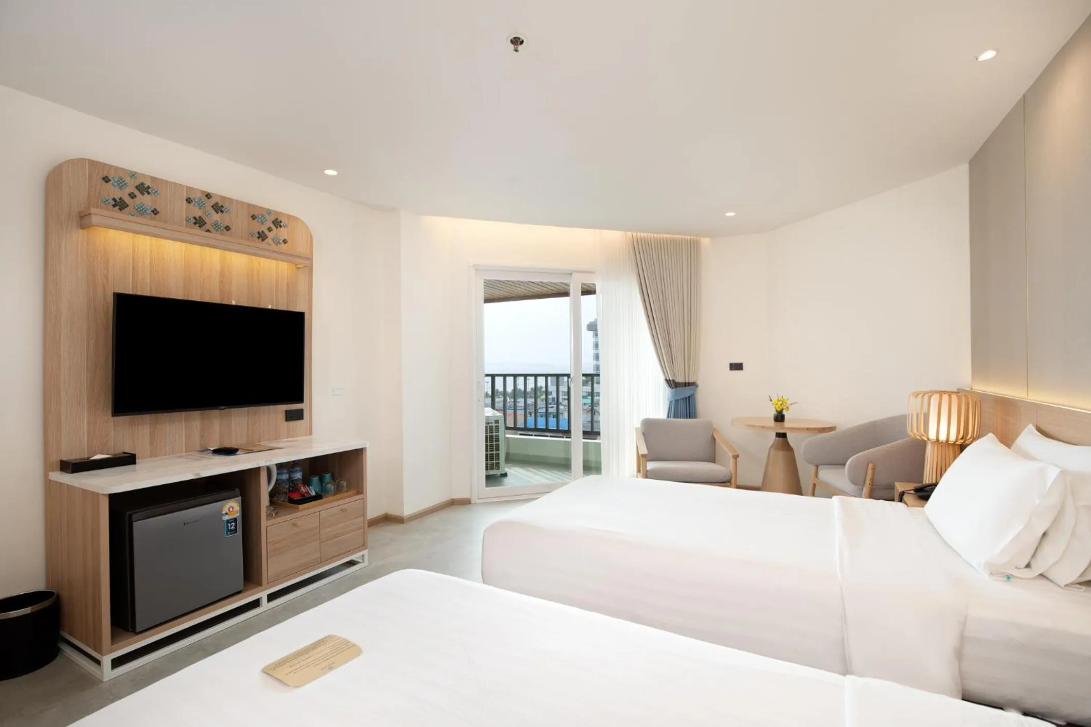 Bedroom, Bed in Jomtien Thani Hotel