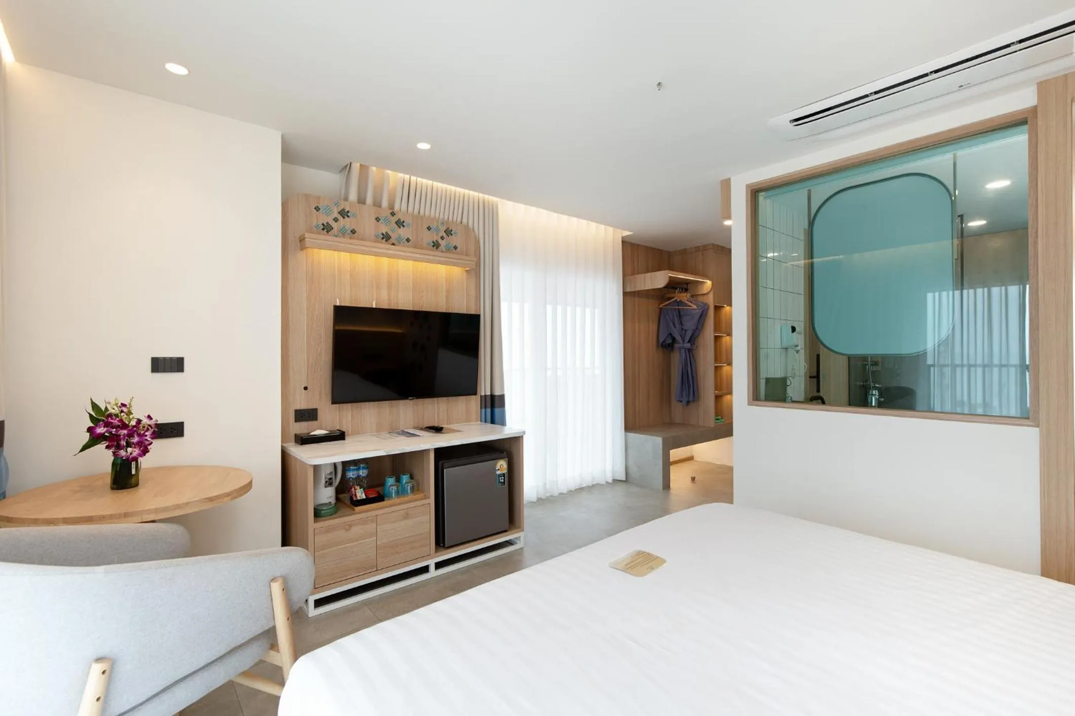 Bedroom, Bed in Jomtien Thani Hotel