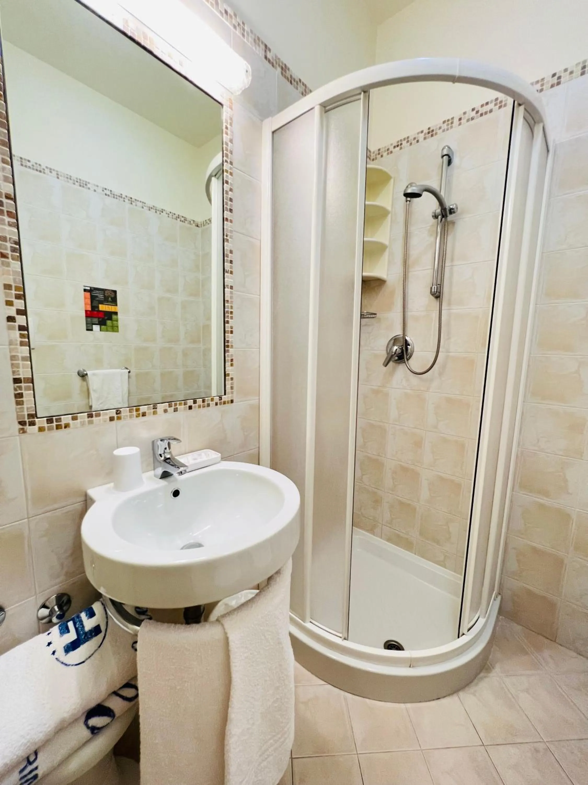 Shower in Hotel Betty Personal Style and Beach Village