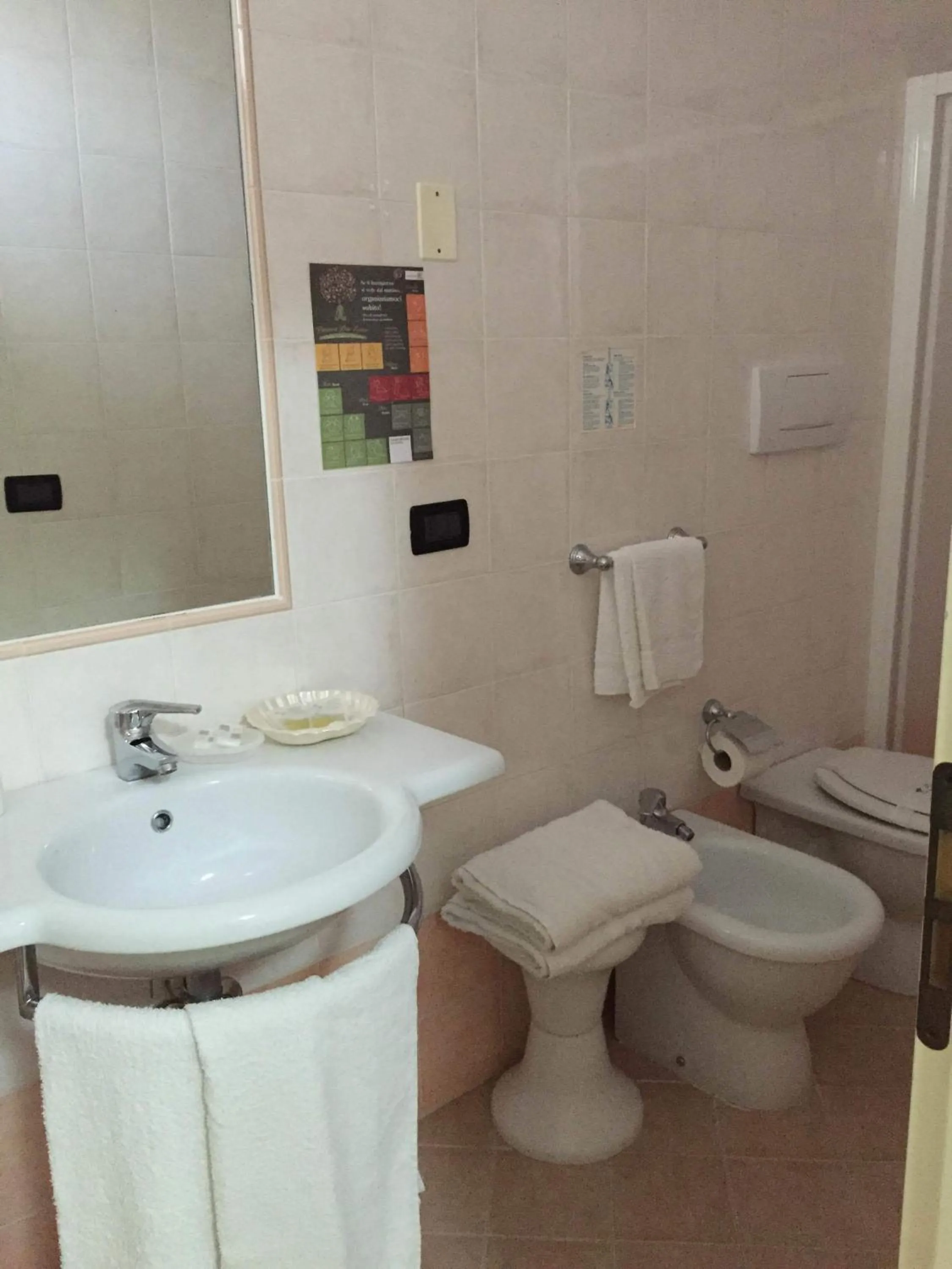 Shower in Hotel Betty Personal Style and Beach Village