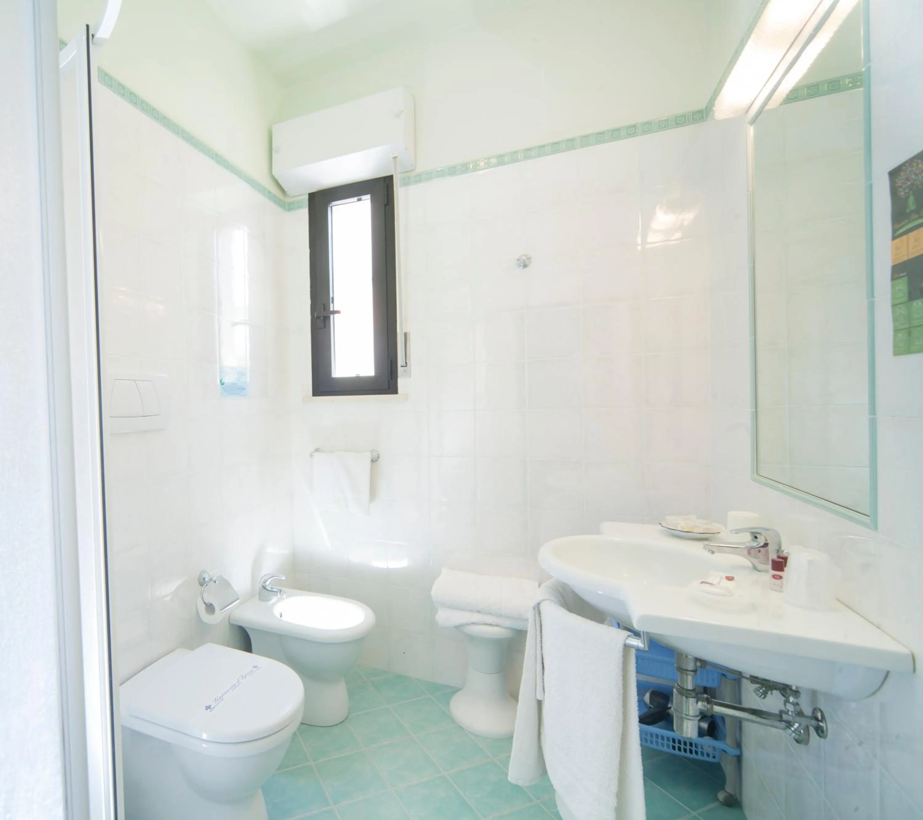 Toilet in Hotel Betty Personal Style and Beach Village