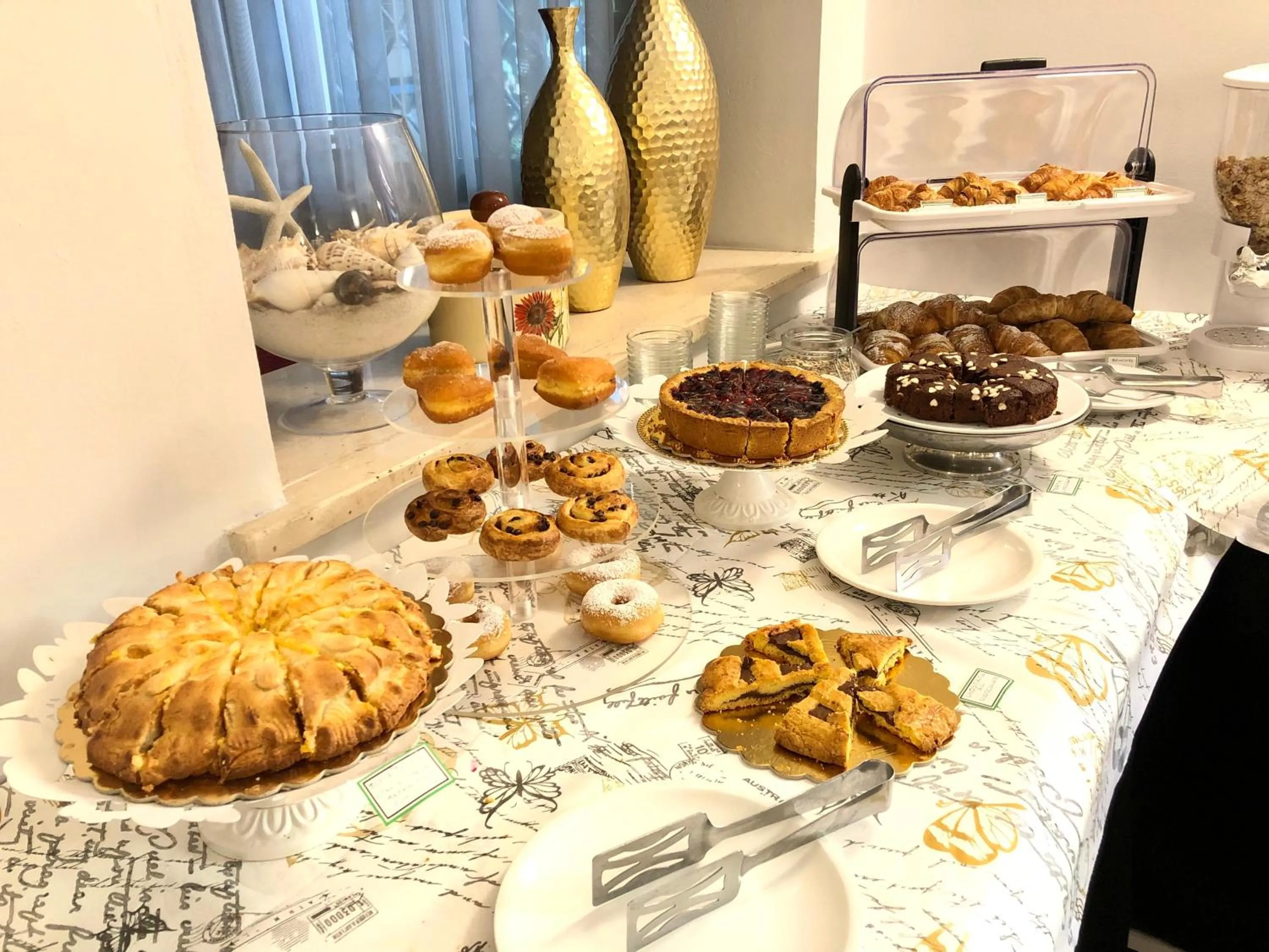 Food in Hotel Betty Personal Style and Beach Village