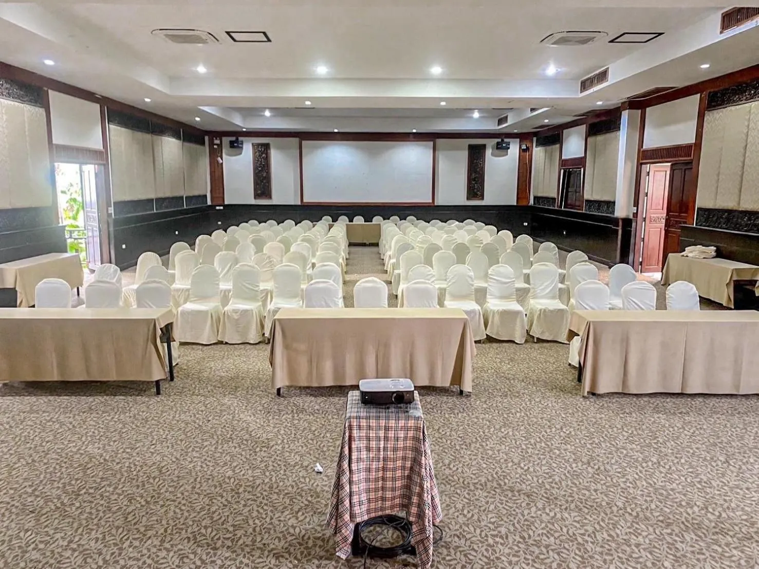 Meeting/conference room in Pattawia Resort & Spa, Pranburi