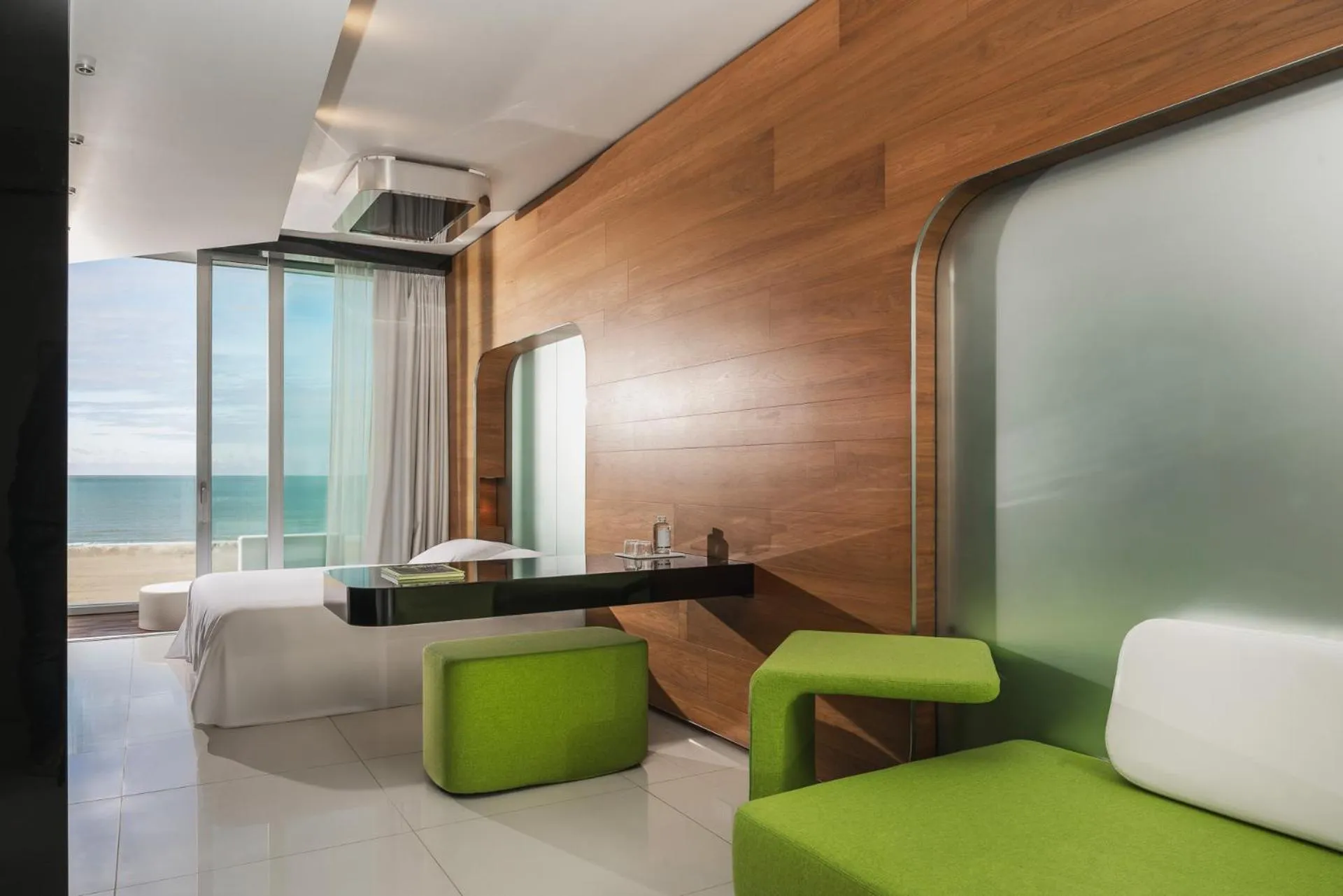 Bedroom, Bed in i-Suite Hotel