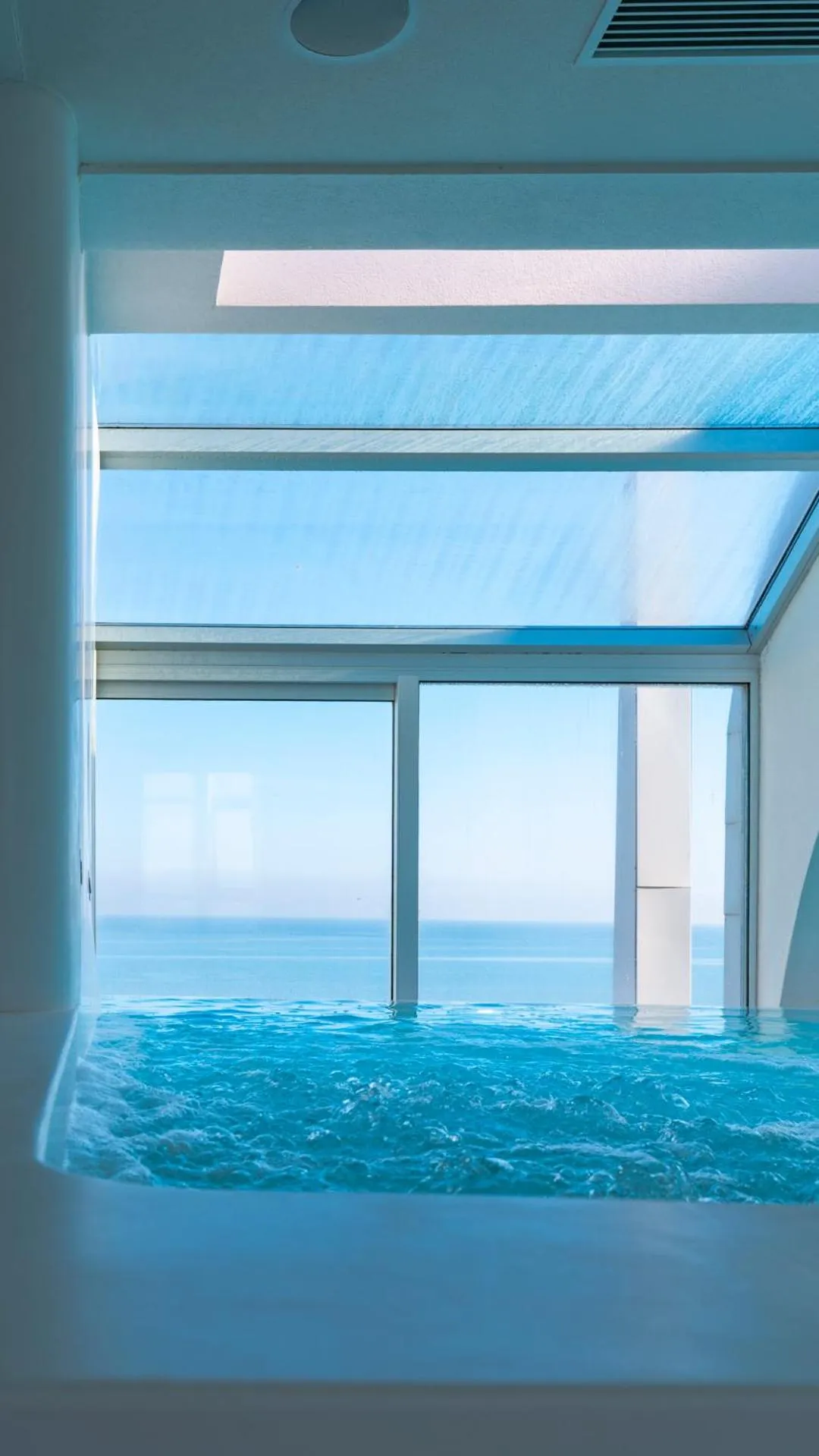 Spa and wellness centre/facilities, Bed in i-Suite Hotel